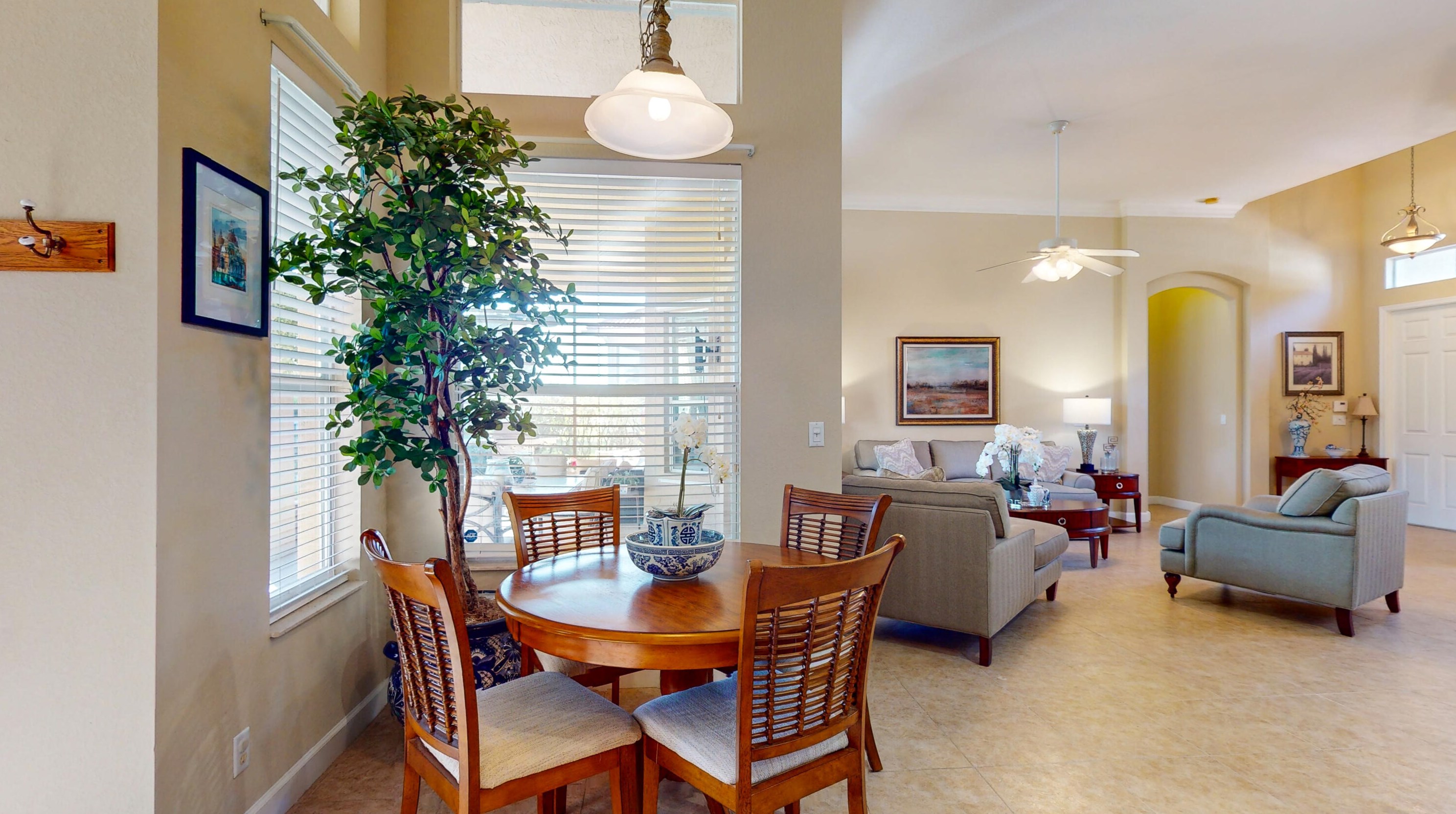 466 Dover Ct, Fort Pierce FL  34983-3414 exterior