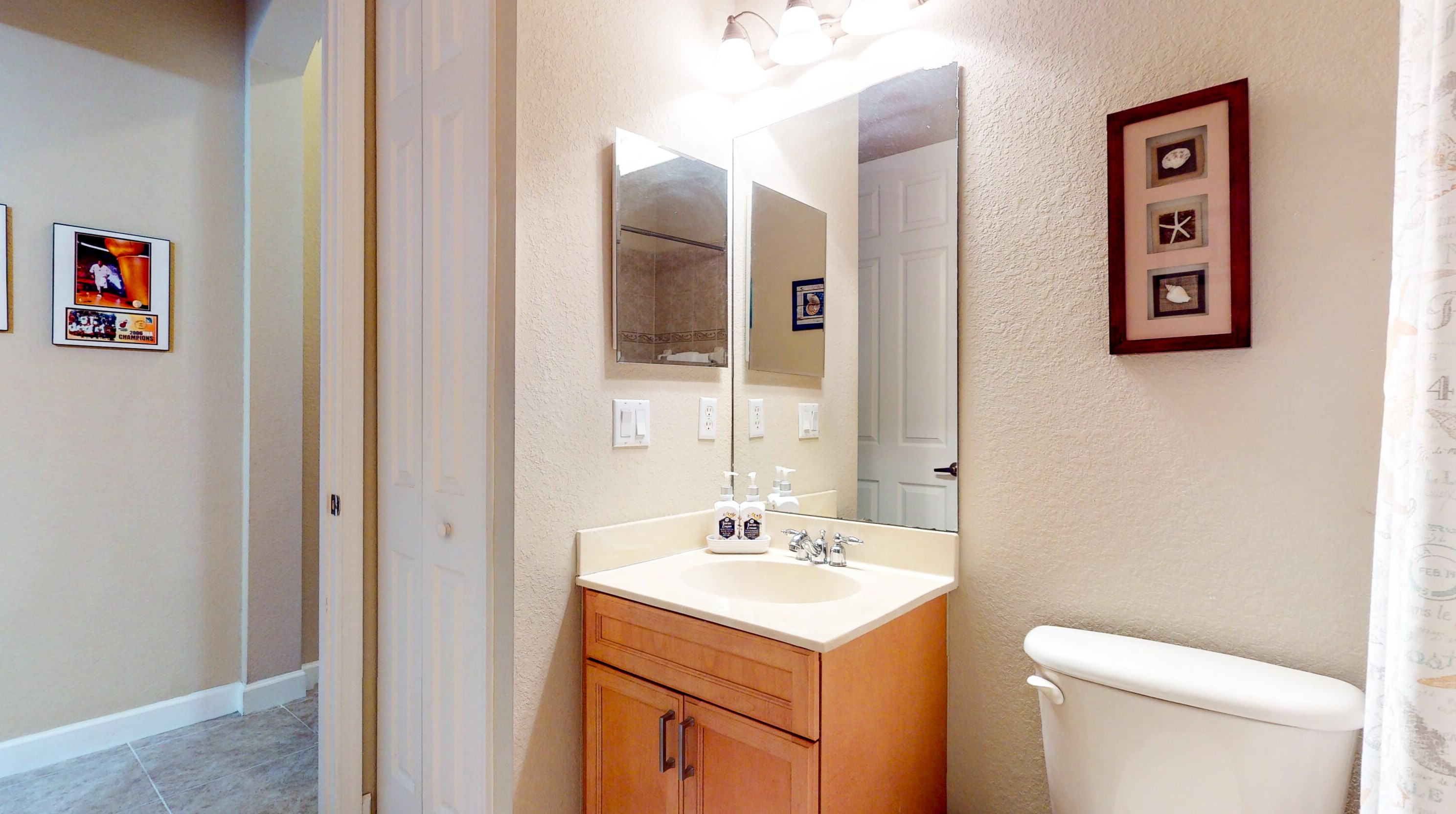 466 Dover Ct, Fort Pierce FL  34983-3414 exterior