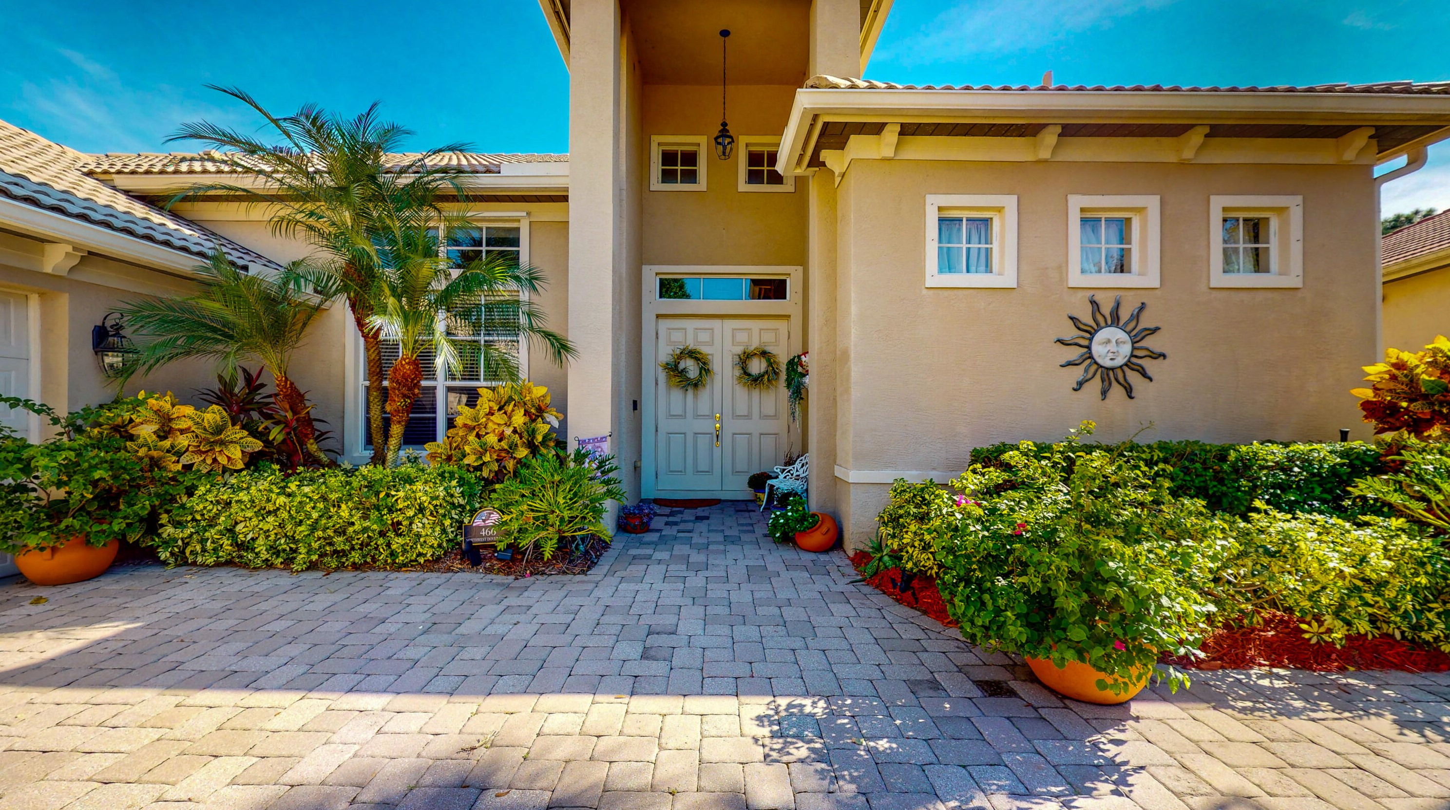 466 Dover Ct, Fort Pierce FL  34983-3414 exterior