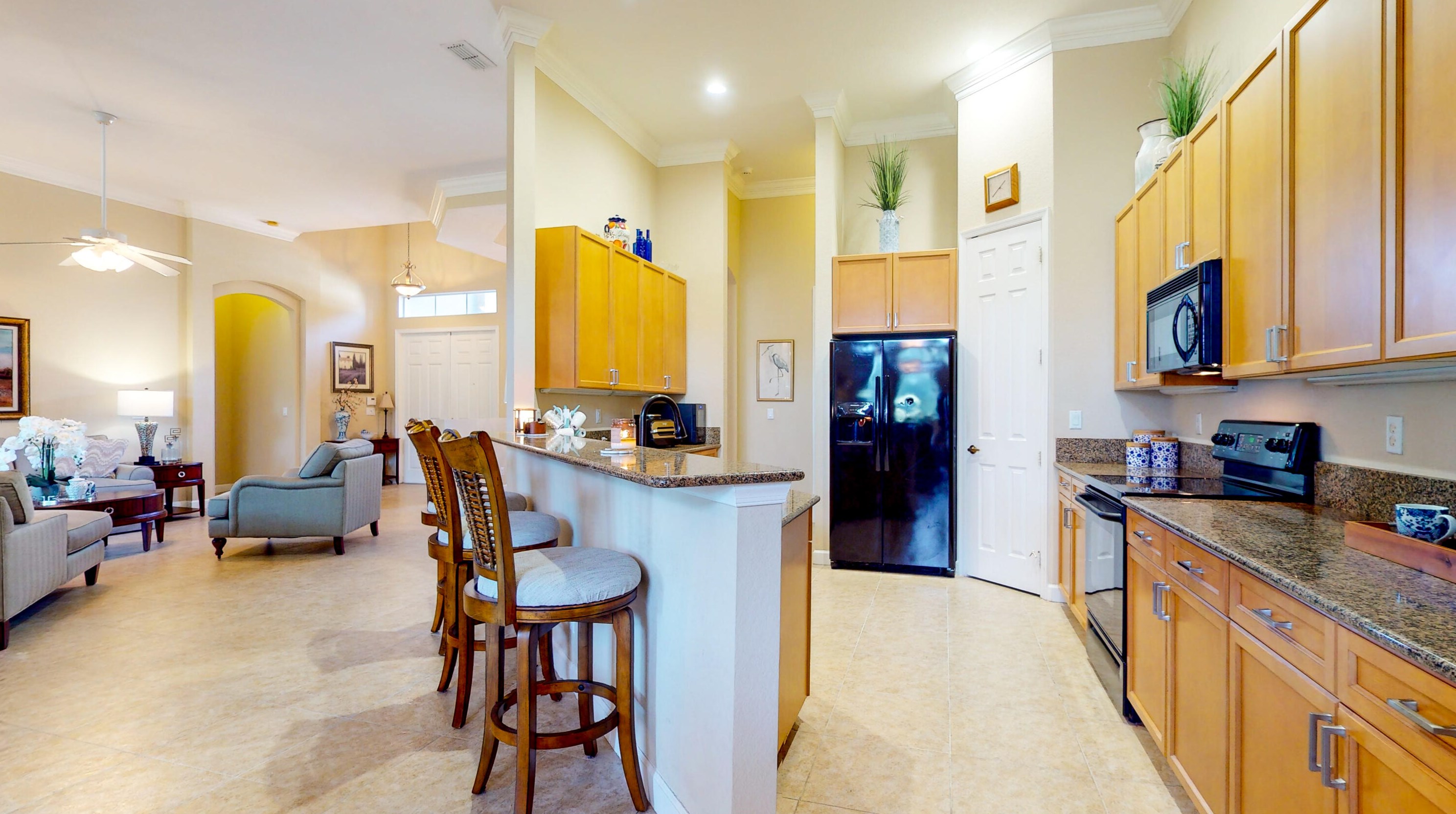 466 Dover Ct, Fort Pierce FL  34983-3414 exterior