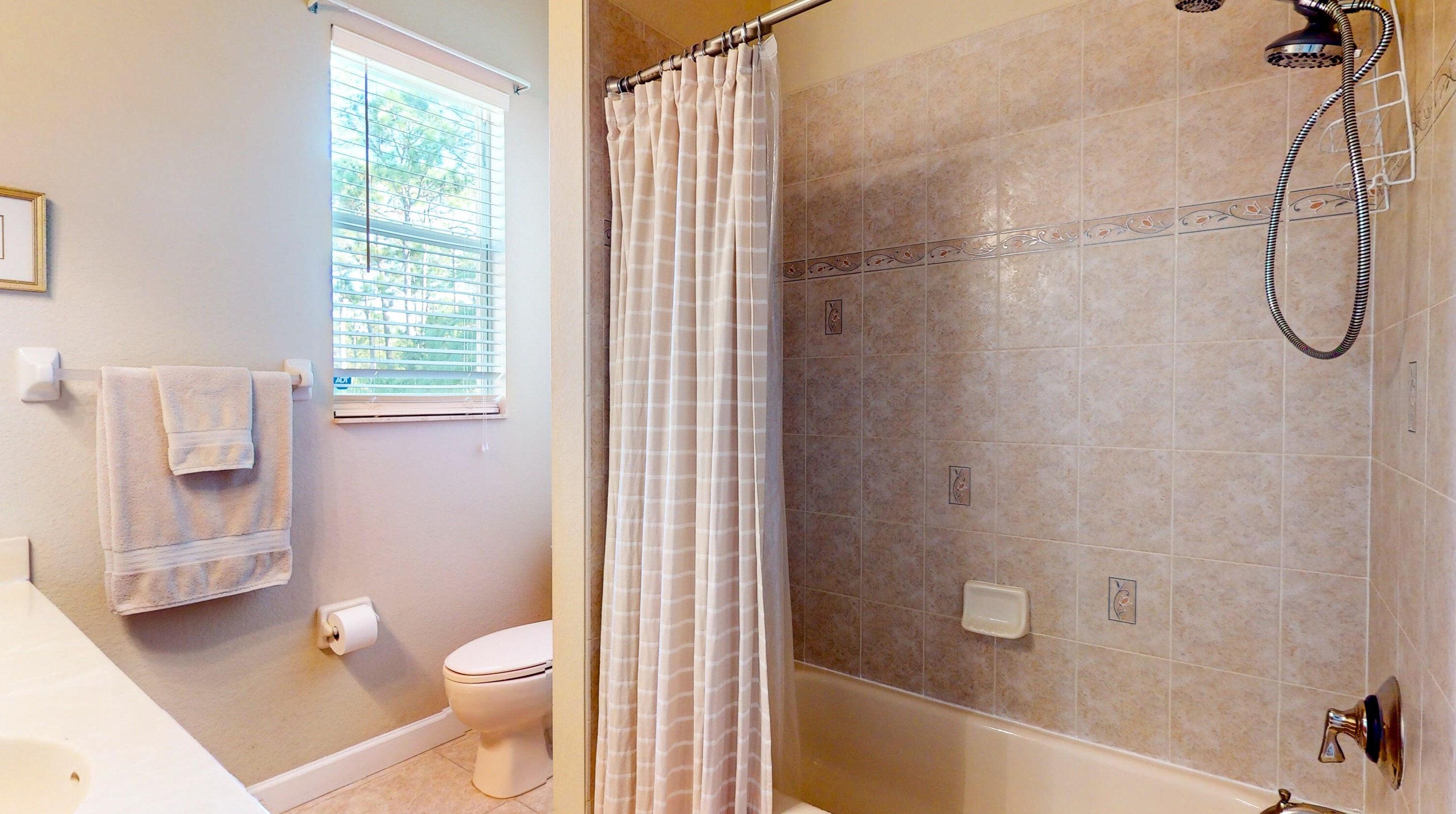 466 Dover Ct, Fort Pierce FL  34983-3414 exterior