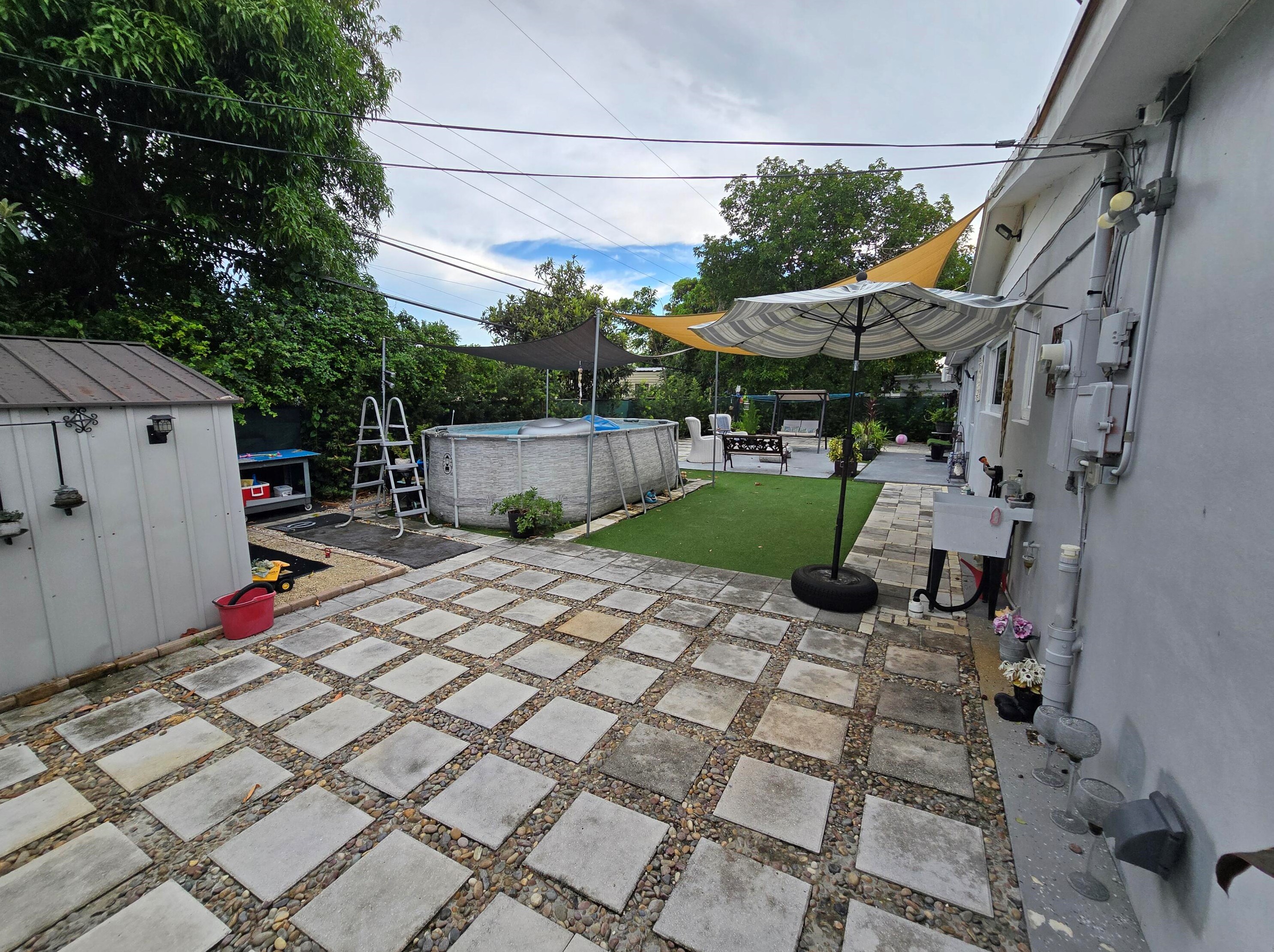 1500 175th St, Miami FL  33162-1441 exterior