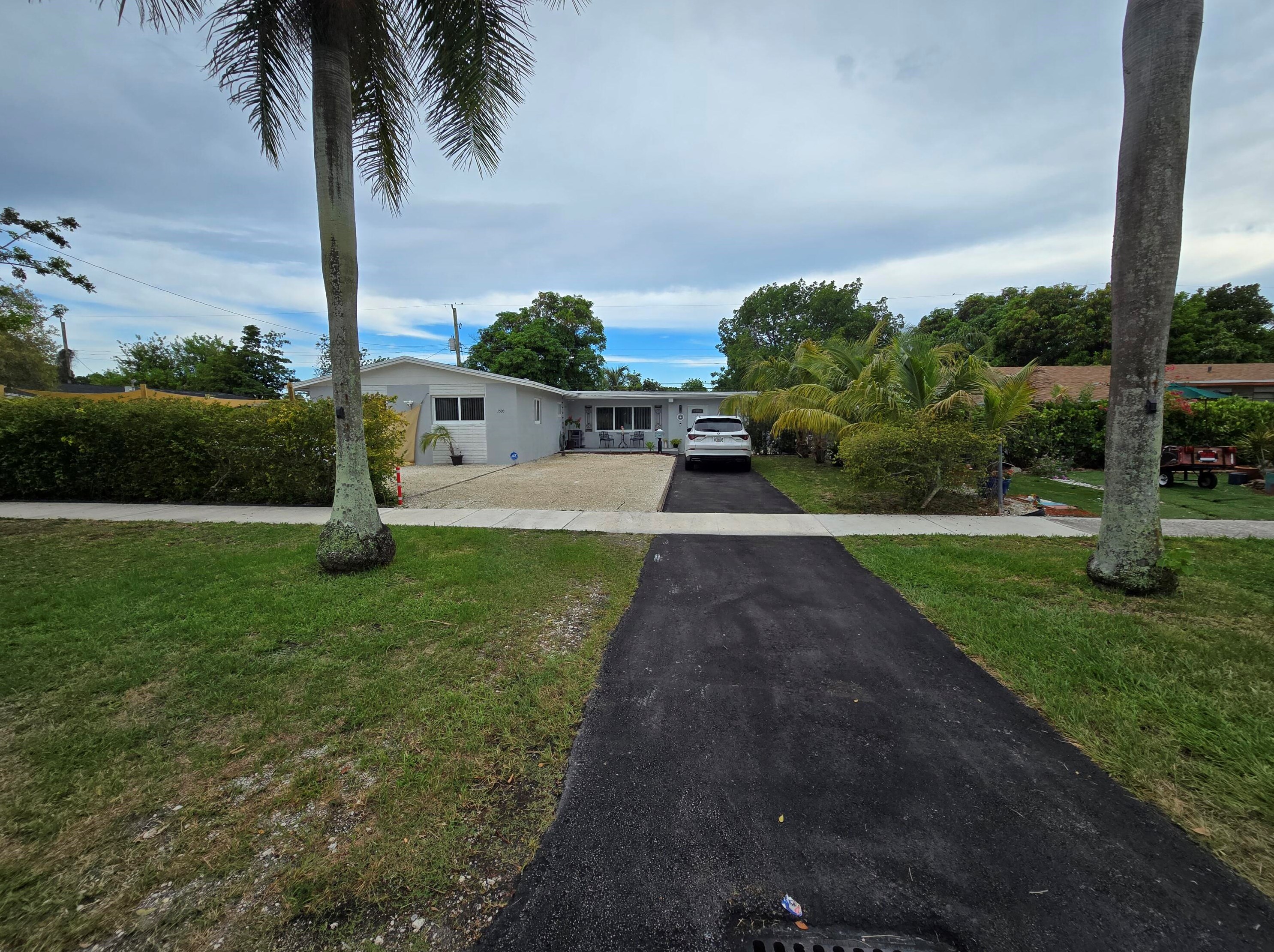 1500 175th St, Miami FL  33162-1441 exterior