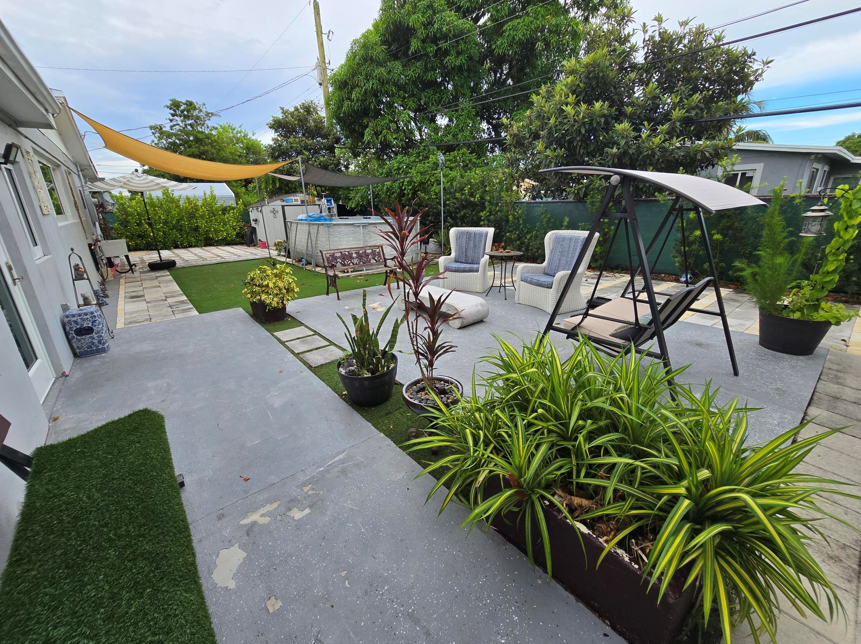 1500 175th St, Miami FL  33162-1441 exterior