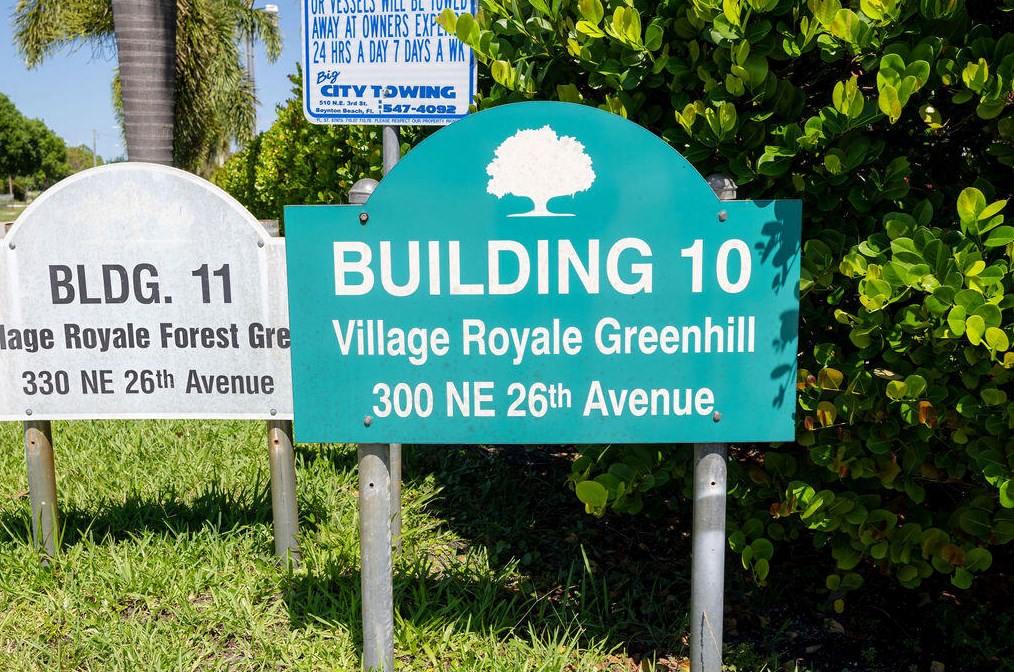 300 26th Ave, Boynton Beach FL 33435-2063 exterior