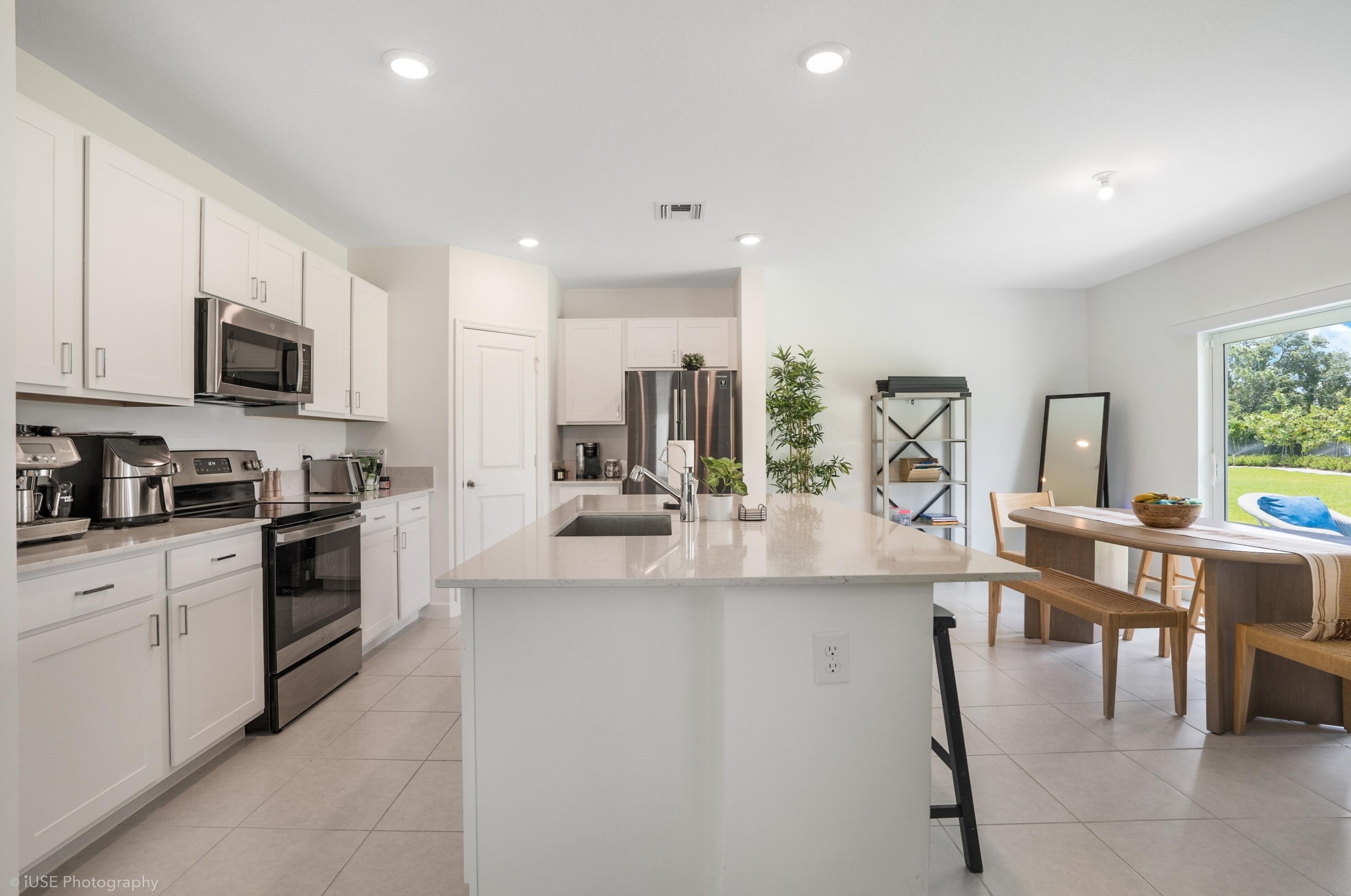 4534 Dow Ln, Lake Worth FL  33463-6013 exterior