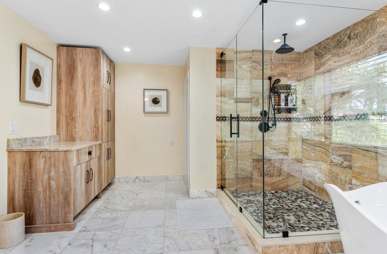 9160 Picot Ct, Boynton Beach FL 33472-2466 exterior