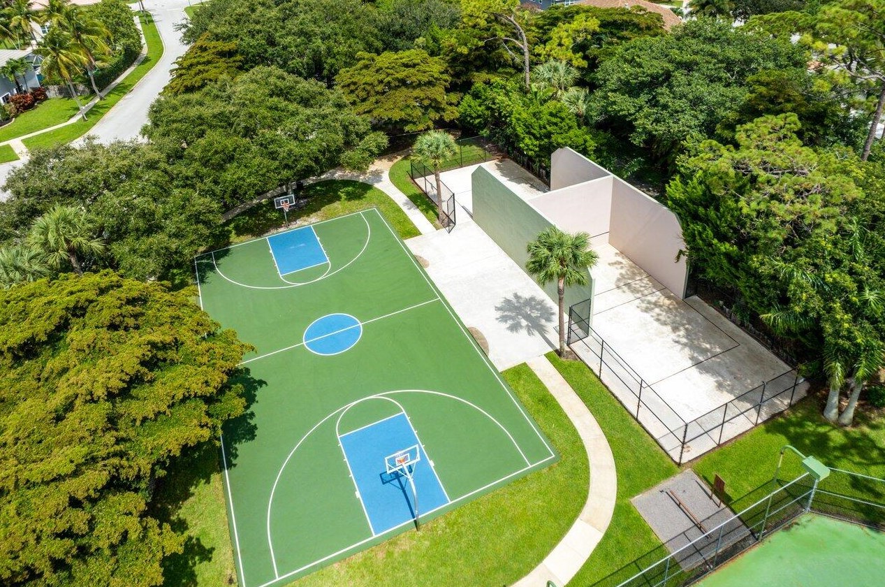 9160 Picot Ct, Boynton Beach FL 33472-2466 exterior