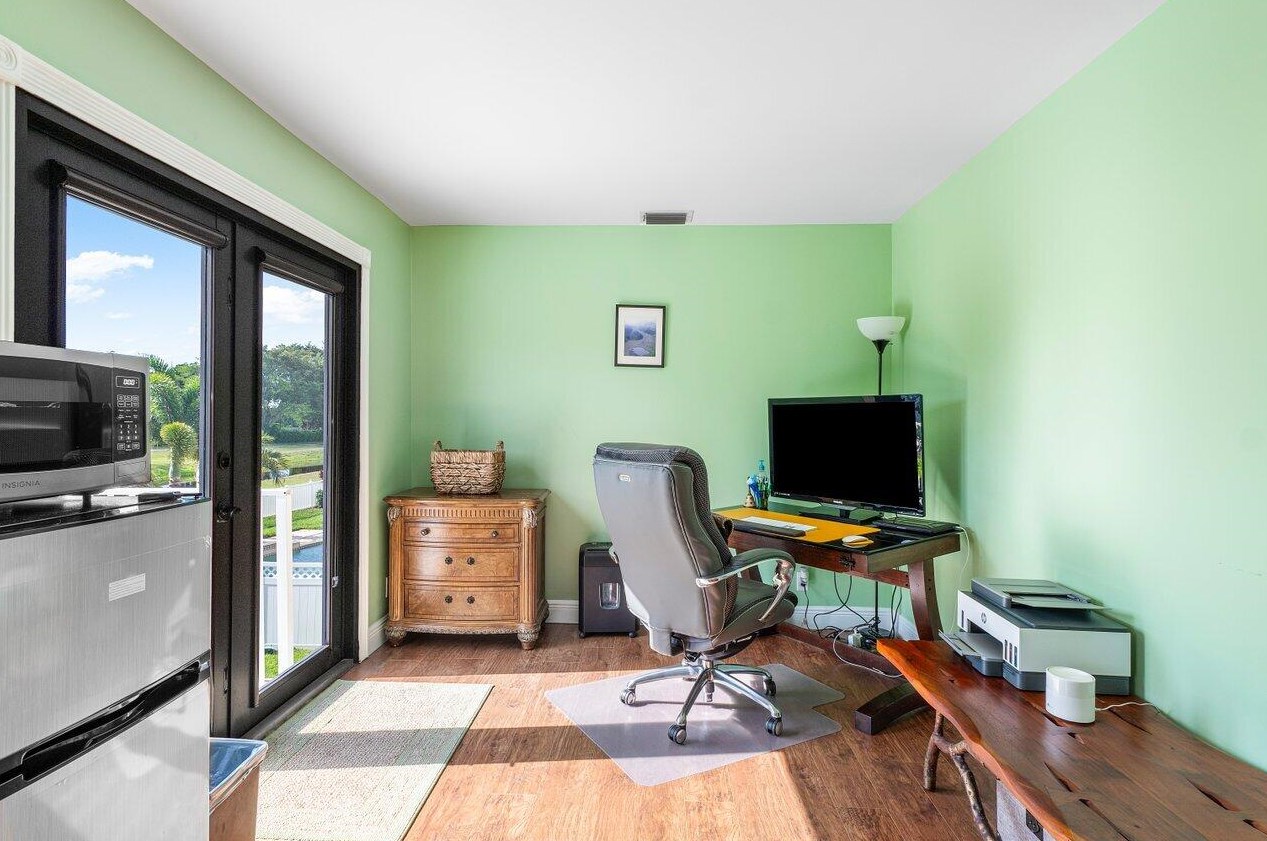 9160 Picot Ct, Boynton Beach FL 33472-2466 exterior