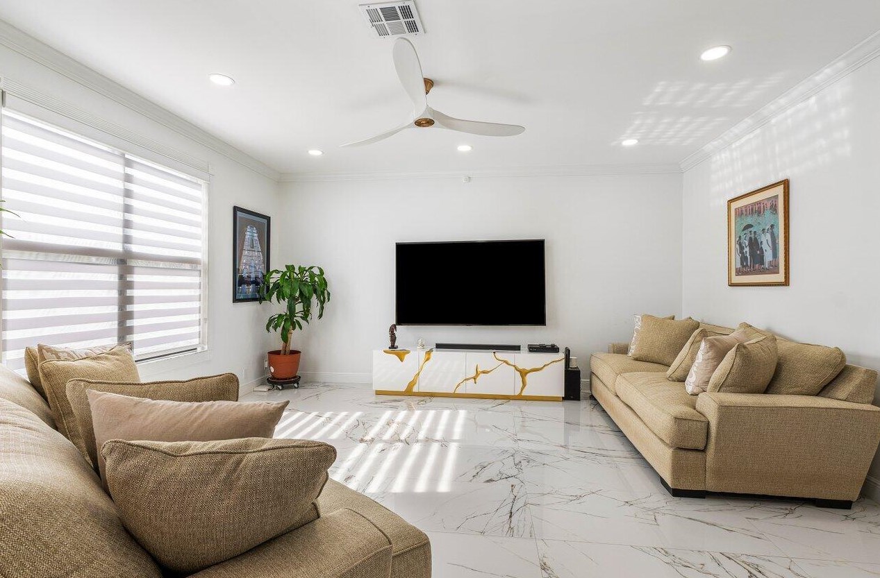 9160 Picot Ct, Boynton Beach FL 33472-2466 exterior