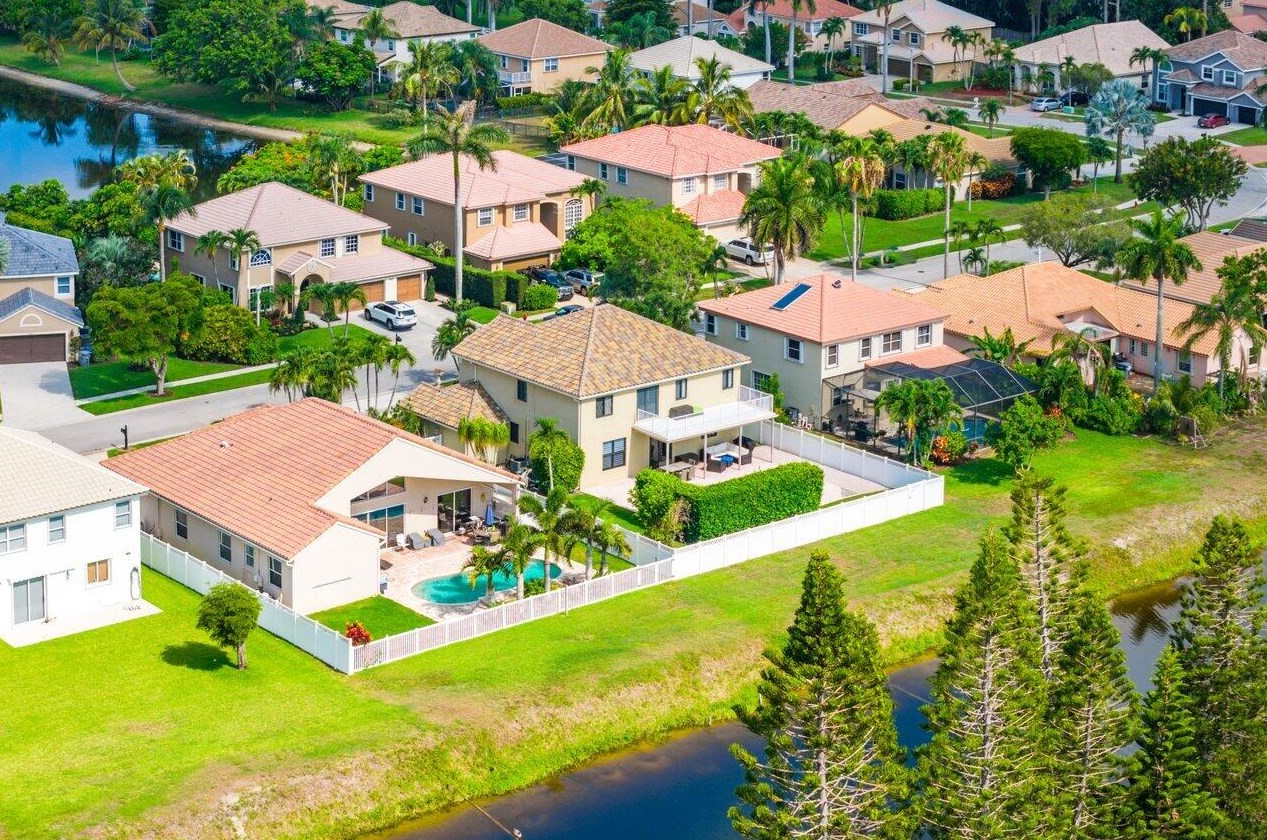 9160 Picot Ct, Boynton Beach FL 33472-2466 exterior