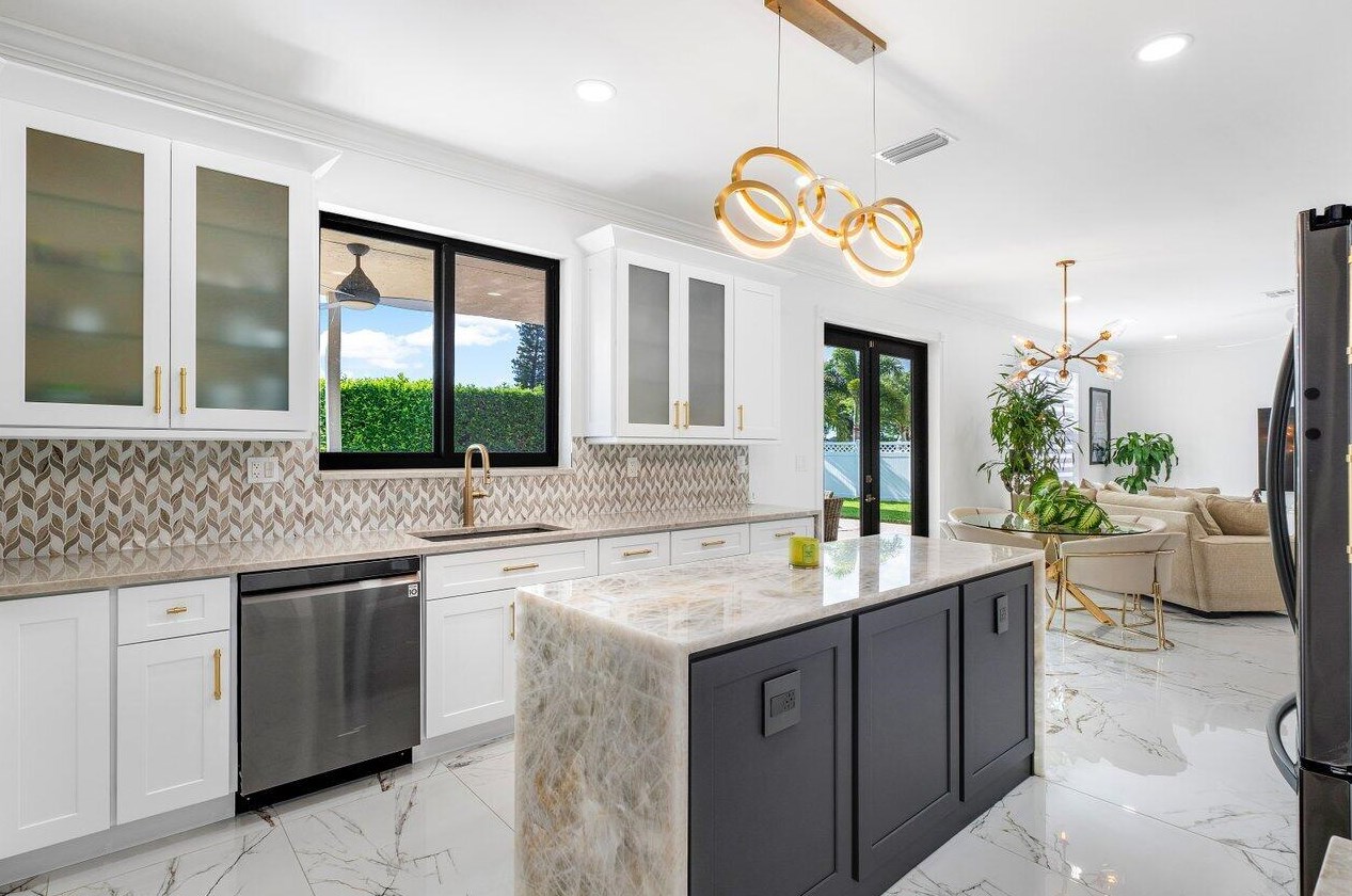 9160 Picot Ct, Boynton Beach FL 33472-2466 exterior