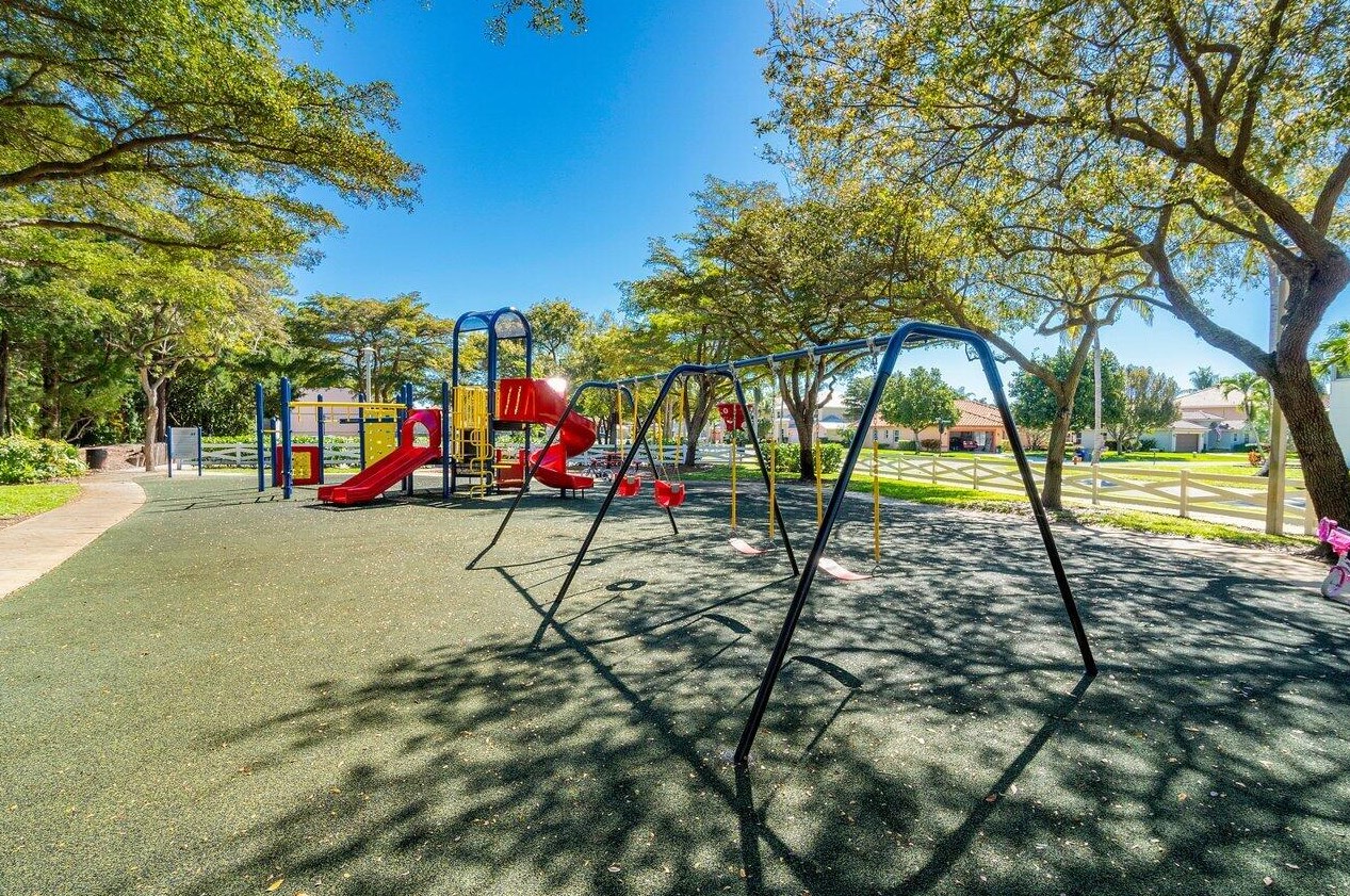 9160 Picot Ct, Boynton Beach FL 33472-2466 exterior