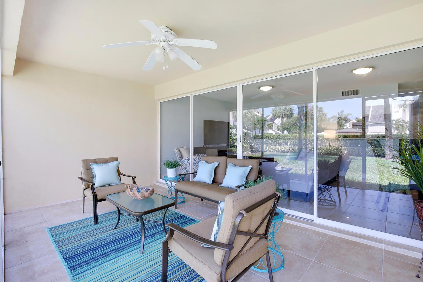 1605 Us Highway 1, Jupiter FL  33477-8436 exterior
