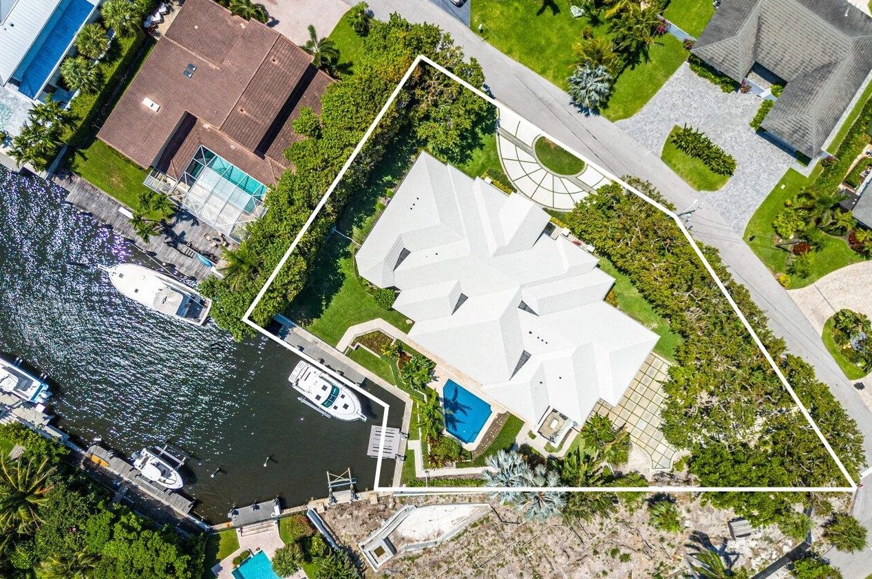 114 Marlin Dr, Boynton Beach FL 33435-3311 exterior