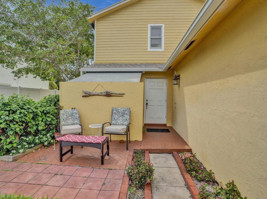 3124 Spanish Trl, Delray Beach FL  33483-4711 exterior
