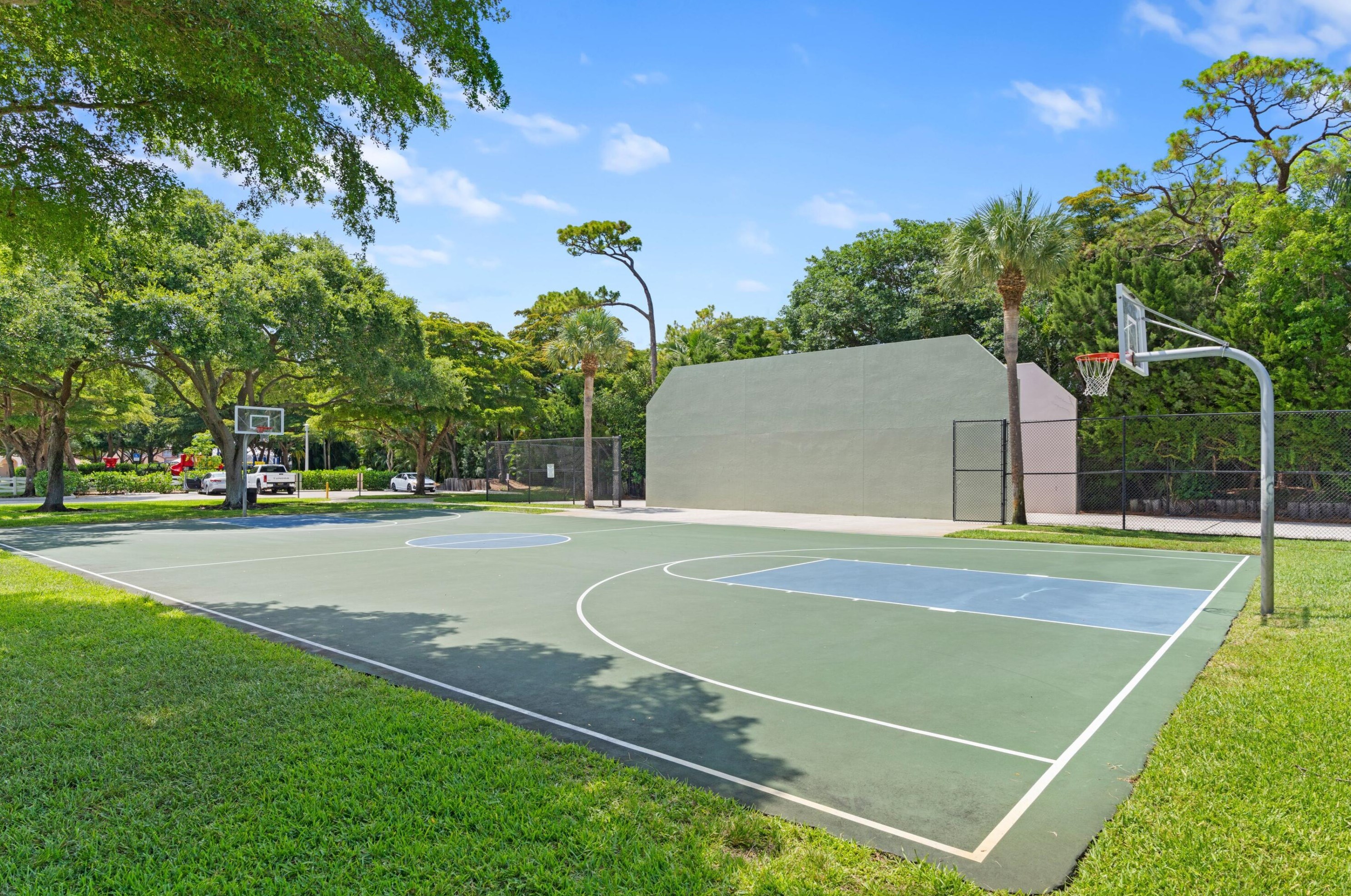 5665 Descartes Cir, Boynton Beach FL 33472-2427 exterior