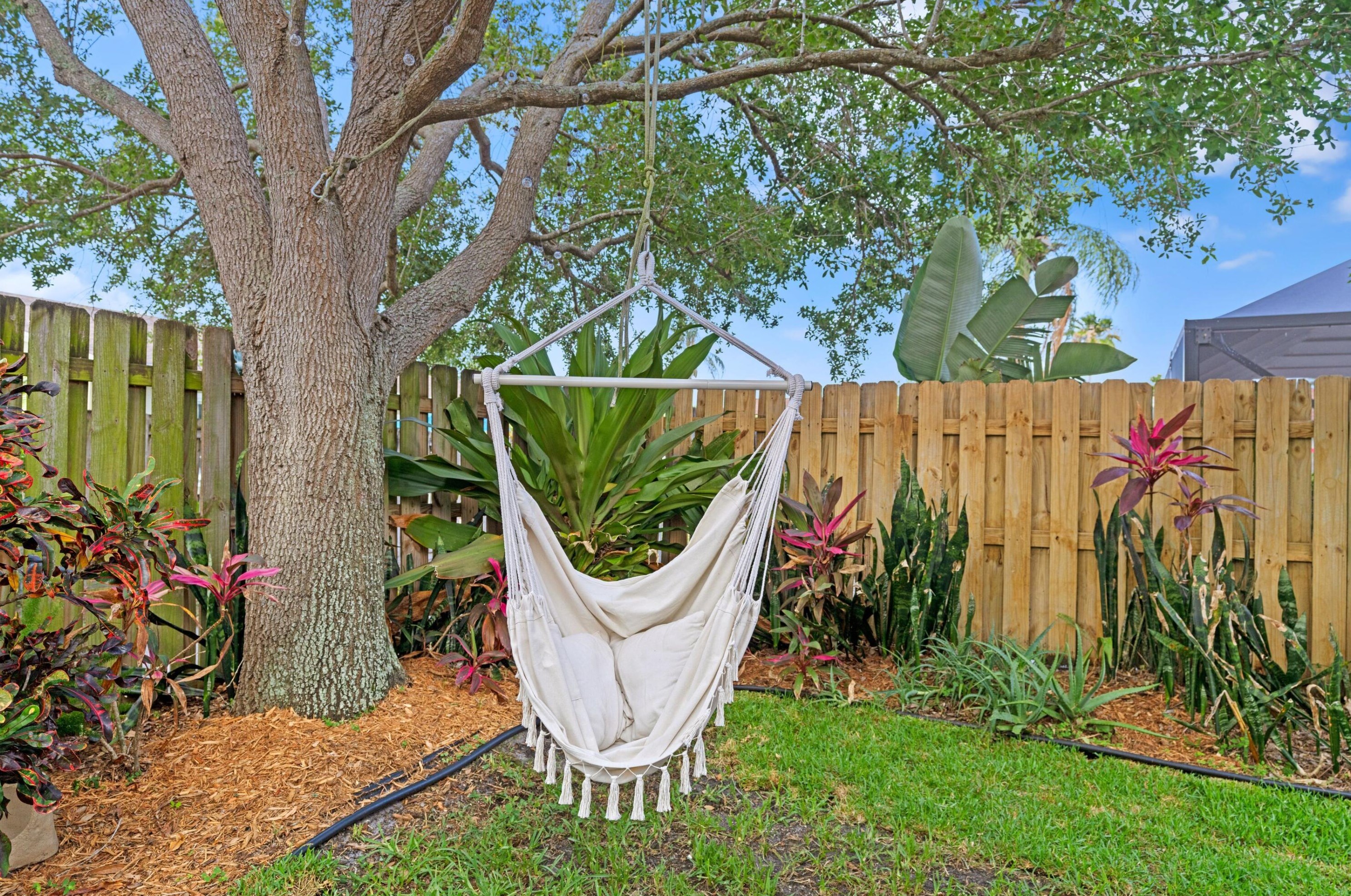 5665 Descartes Cir, Boynton Beach FL 33472-2427 exterior