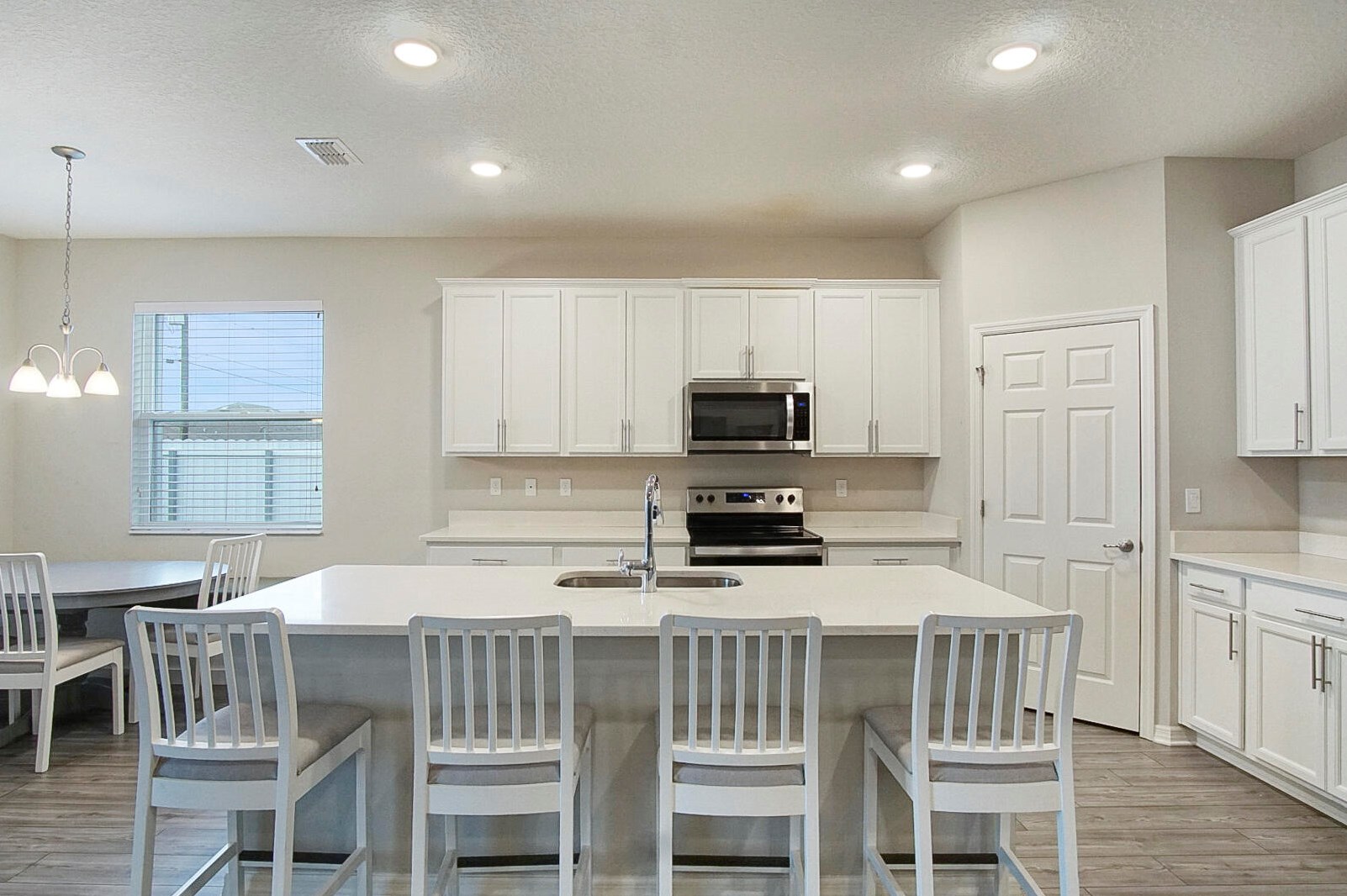 1033 Mccracken Ave, Fort Pierce FL 34953-3936 exterior