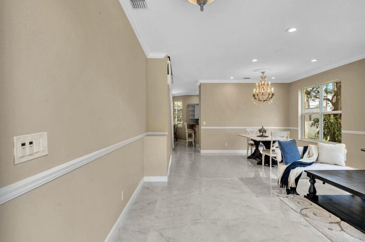 9055 Picot Ct, Boynton Beach FL 33472-2464 exterior