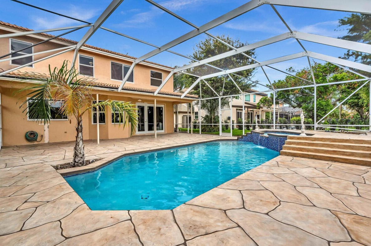 9055 Picot Ct, Boynton Beach FL 33472-2464 exterior