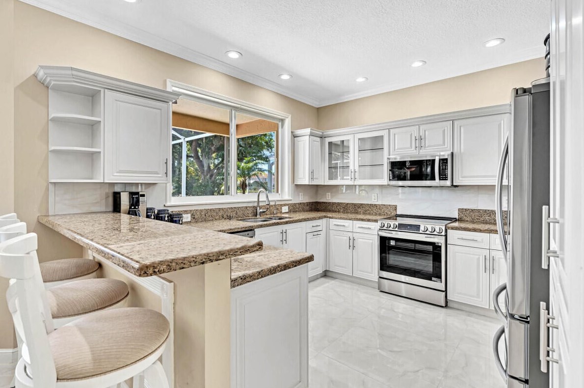 9055 Picot Ct, Boynton Beach FL 33472-2464 exterior