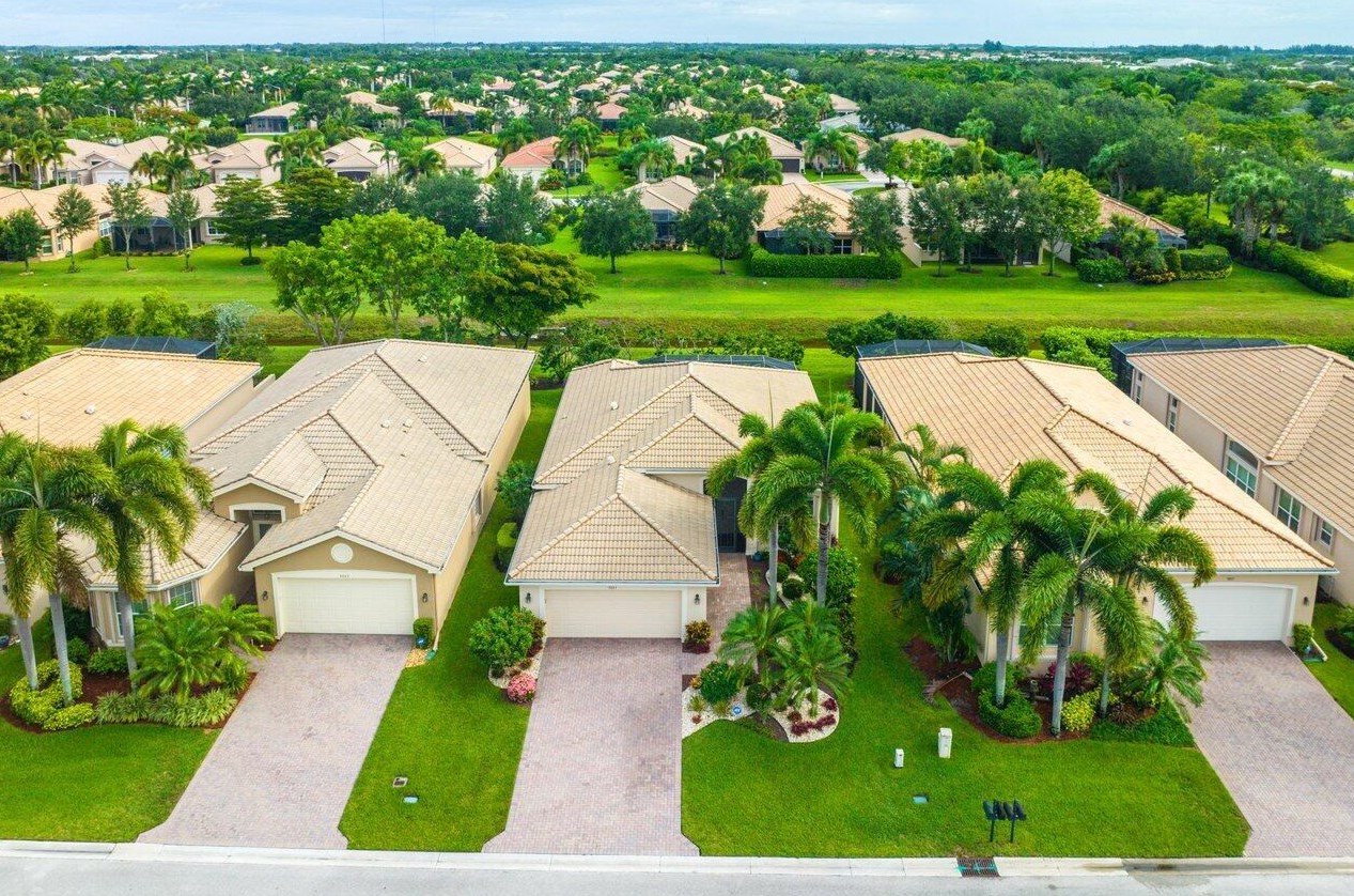9057 Meridian View Isle, Boynton Beach FL  33473-4809 exterior