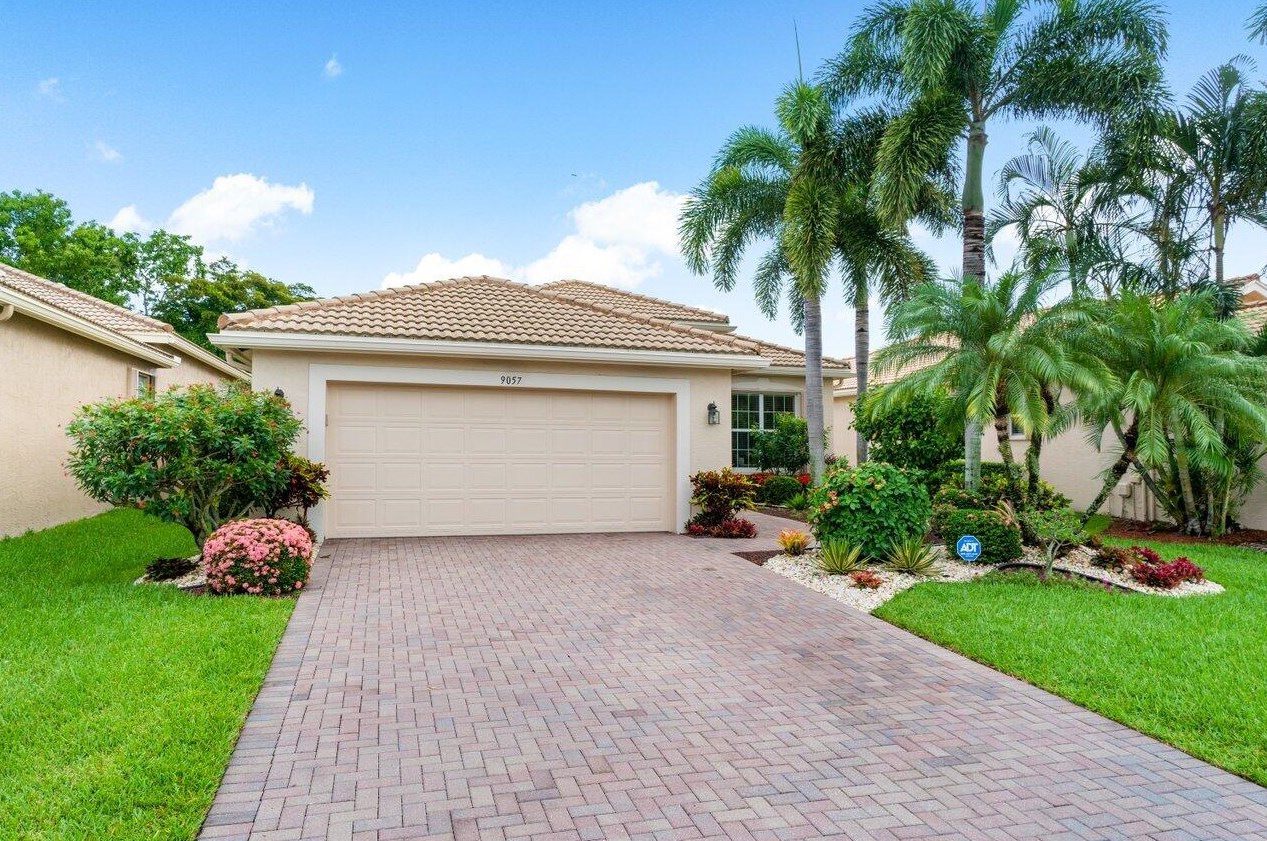 9057 Meridian View Isle, Boynton Beach FL  33473-4809 exterior