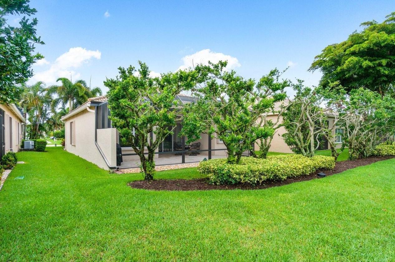 9057 Meridian View Isle, Boynton Beach FL  33473-4809 exterior