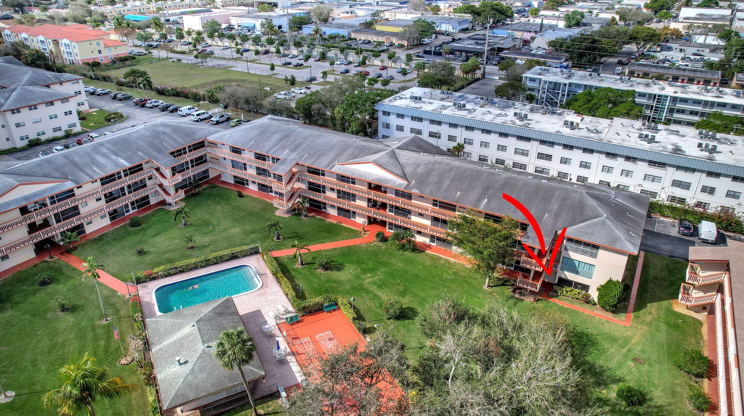 5300 Washington St, Hollywood FL 33021-7750 exterior