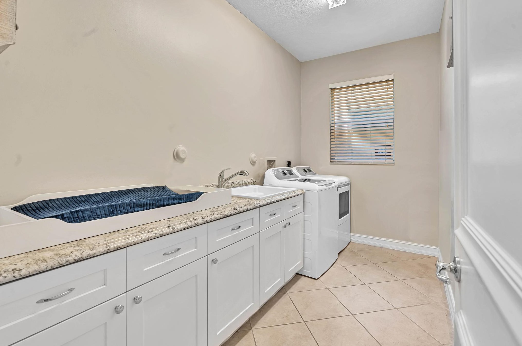 8717 Sandy Crst Ln, Boynton Beach FL  exterior