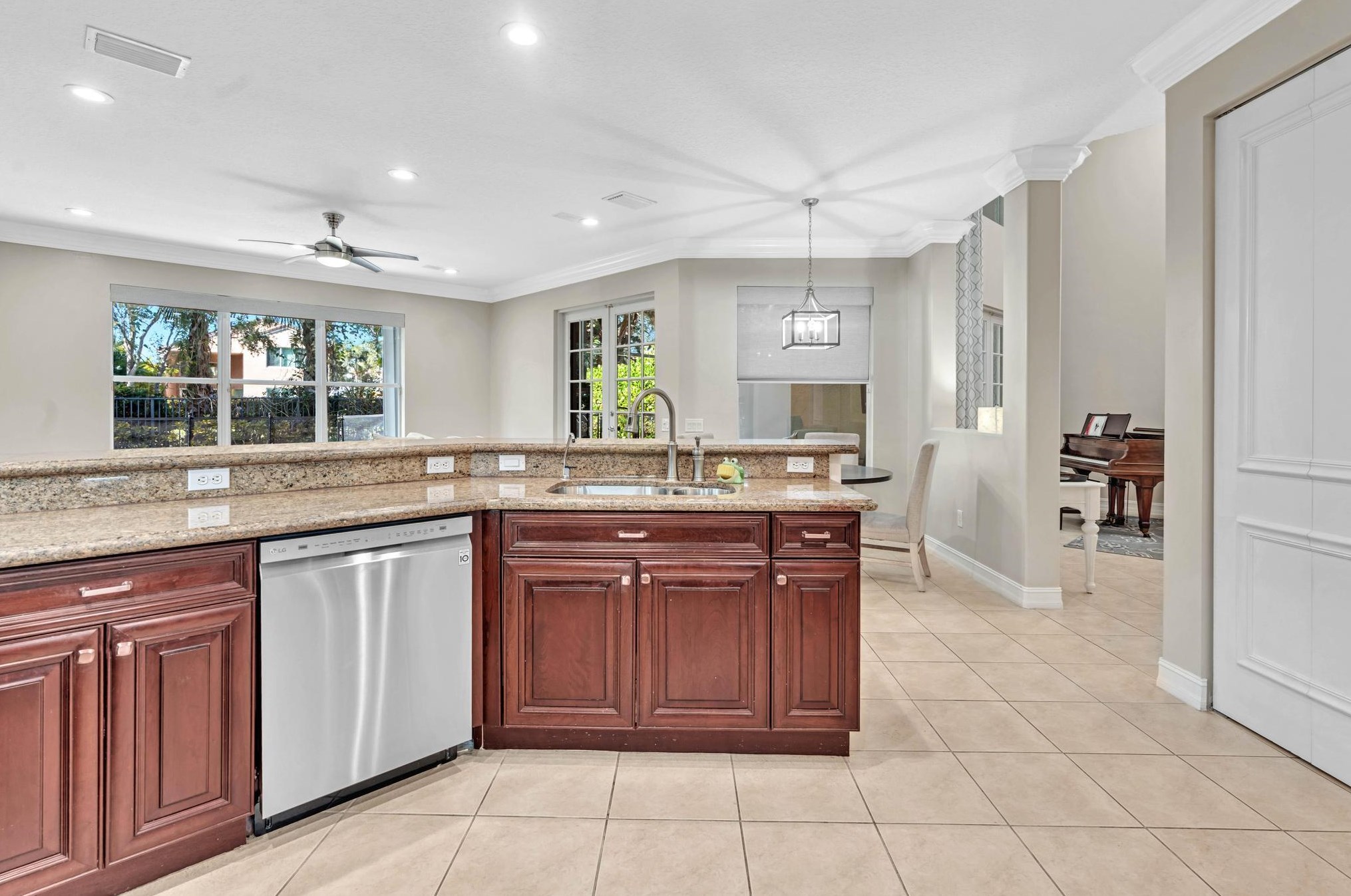 8717 Sandy Crst Ln, Boynton Beach FL  exterior