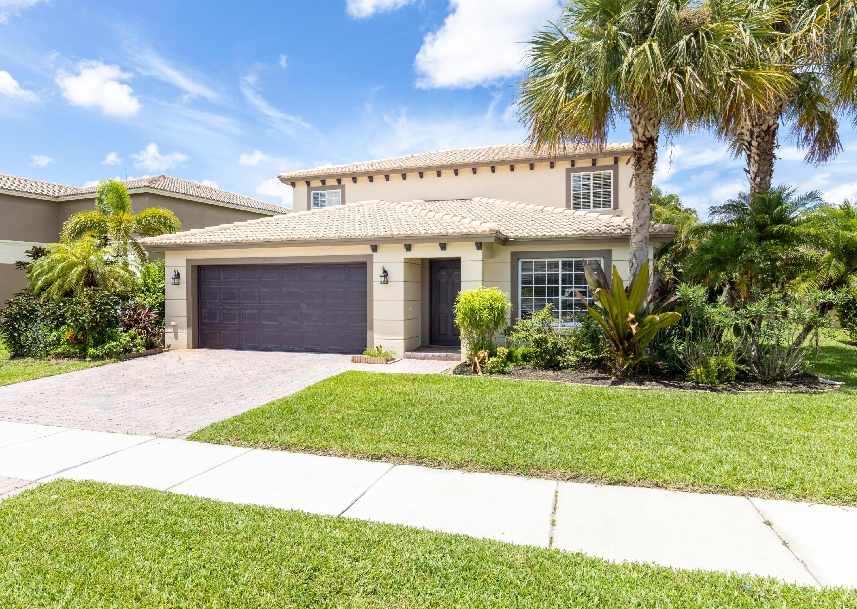 2048 Newport Isles Blvd, Fort Pierce FL  34953-4583 exterior