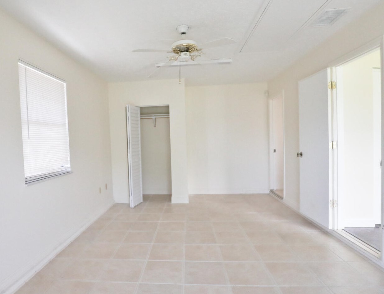 814 Del Rio Blvd, Fort Pierce FL  34953-1979 exterior