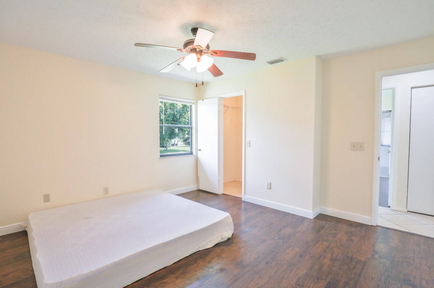 814 Del Rio Blvd, Fort Pierce FL  34953-1979 exterior