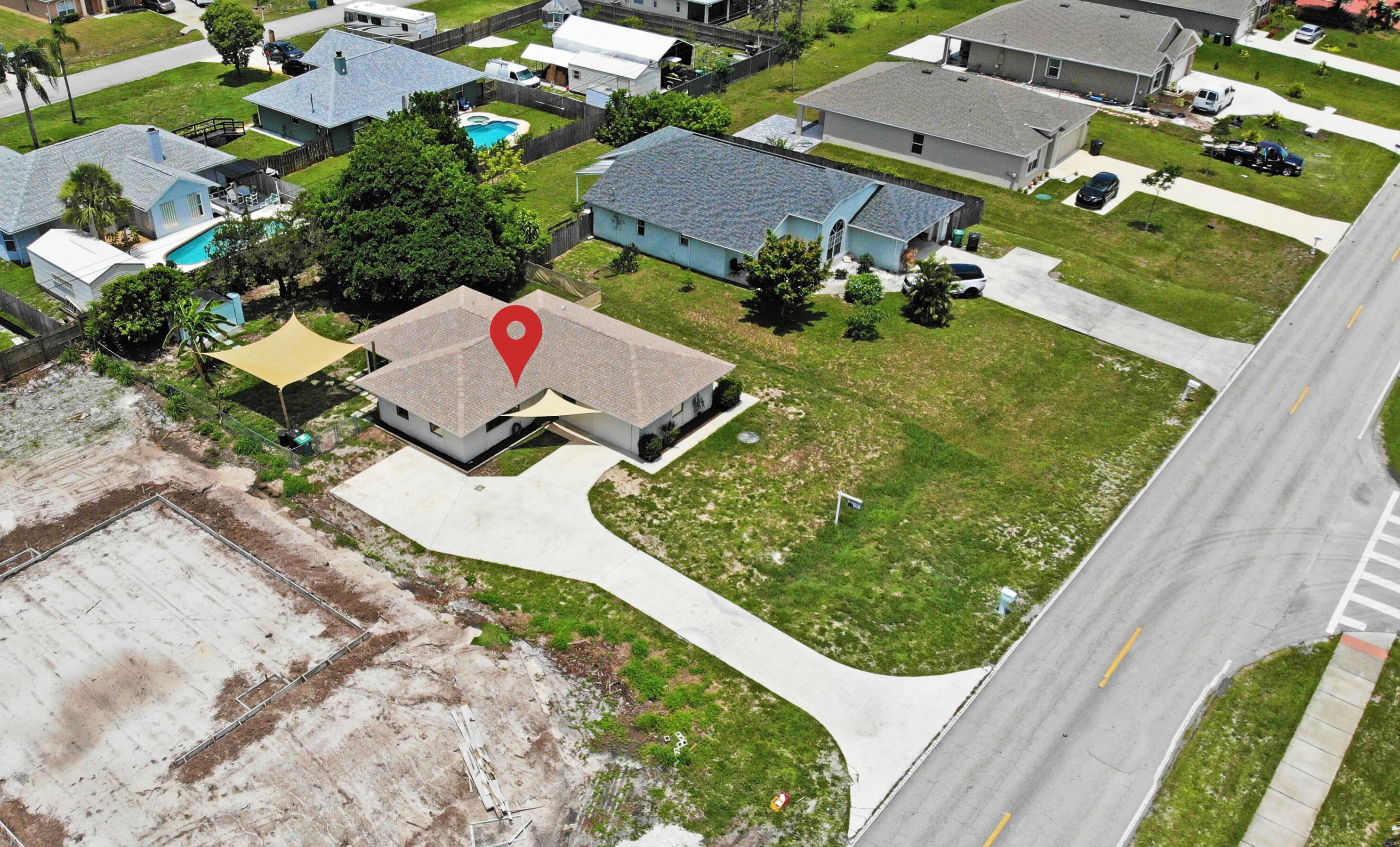 814 Del Rio Blvd, Fort Pierce FL  34953-1979 exterior