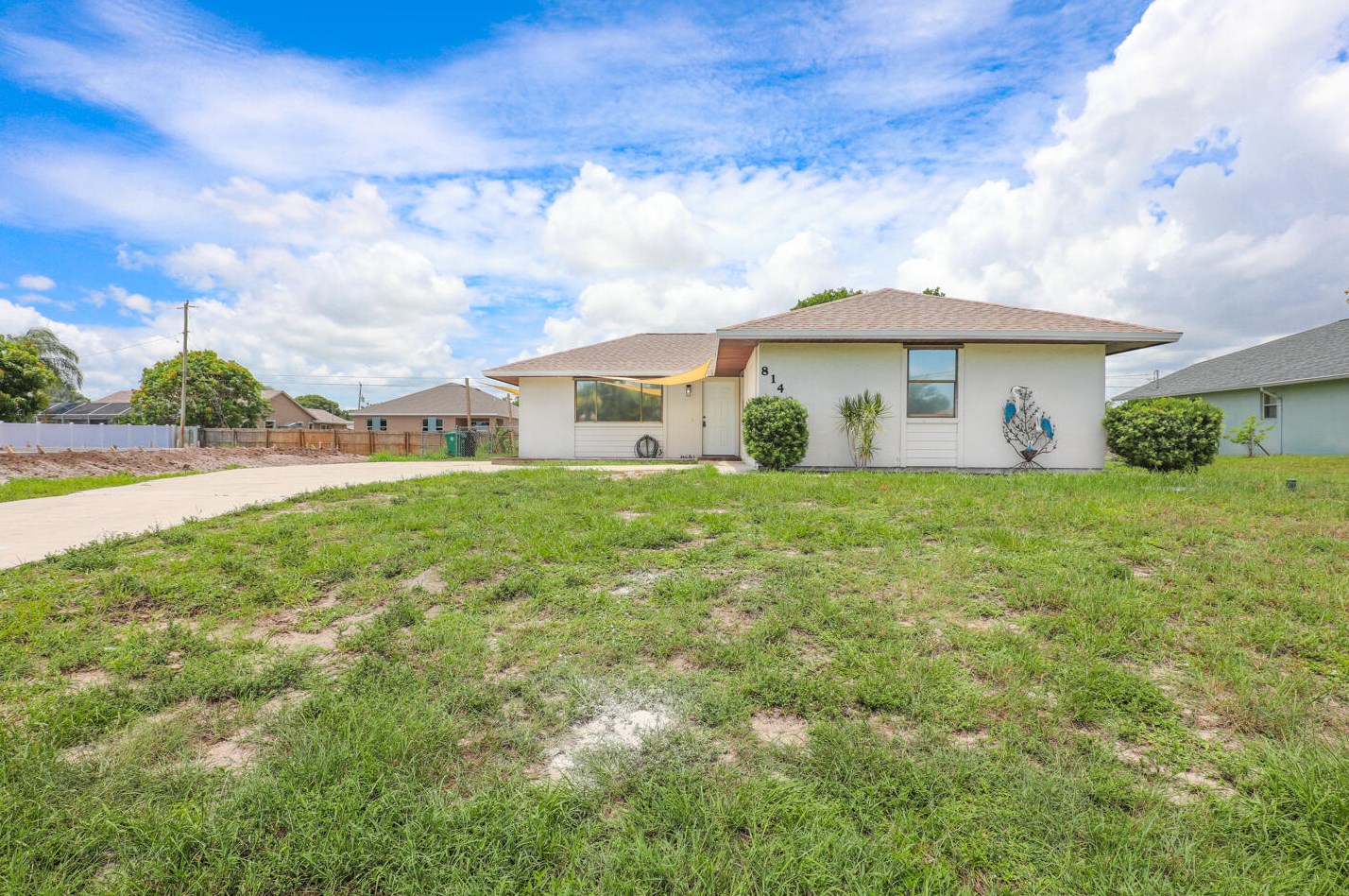 814 Del Rio Blvd, Fort Pierce FL  34953-1979 exterior