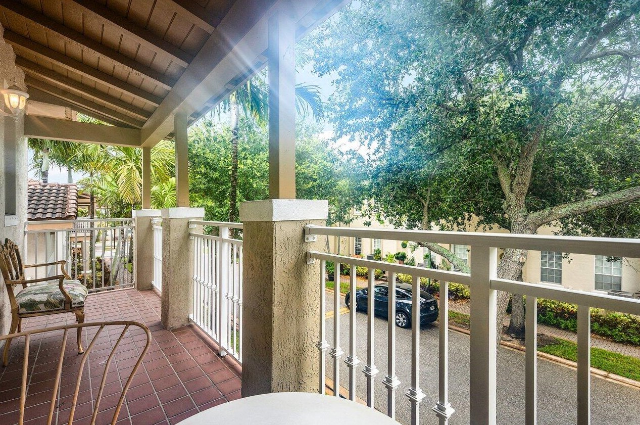 608 24th Ave, Boynton Beach FL  33426-8788 exterior