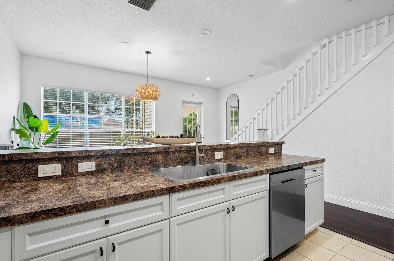 608 24th Ave, Boynton Beach FL  33426-8788 exterior