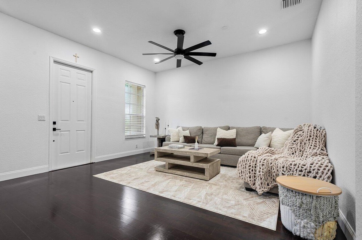 608 24th Ave, Boynton Beach FL  33426-8788 exterior