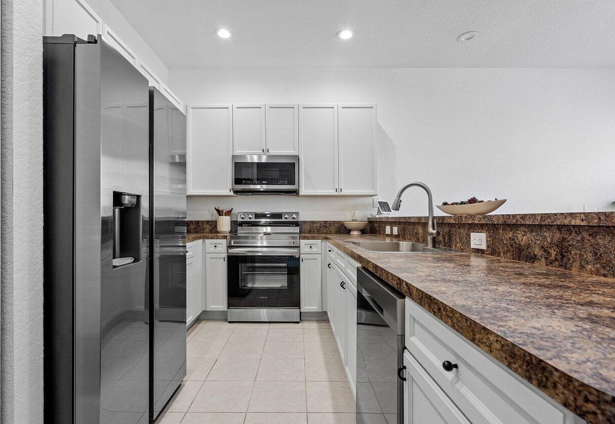 608 24th Ave, Boynton Beach FL  33426-8788 exterior