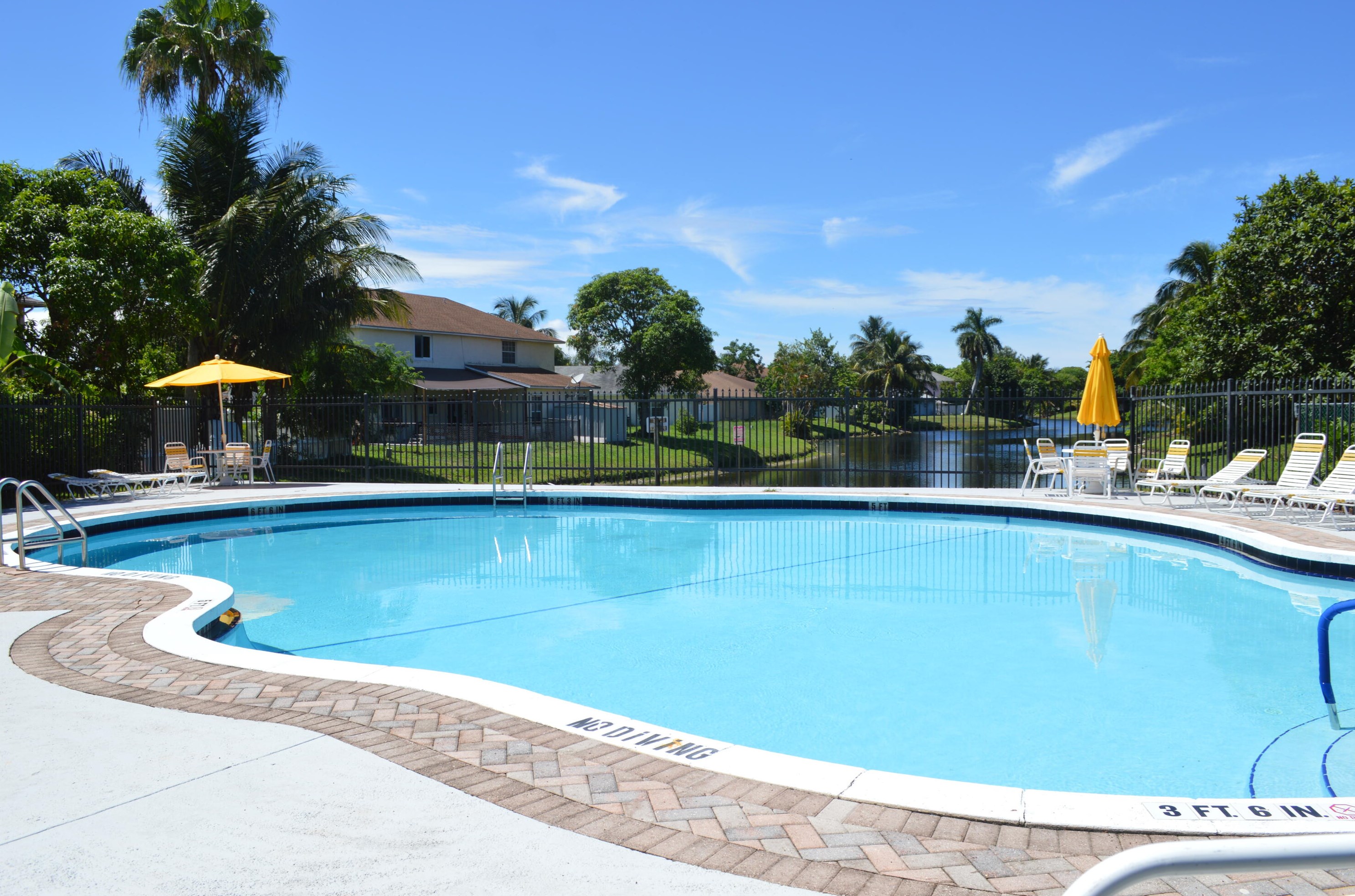 10453 Boynton Place Cir, Boynton Beach FL  33437-2627 exterior