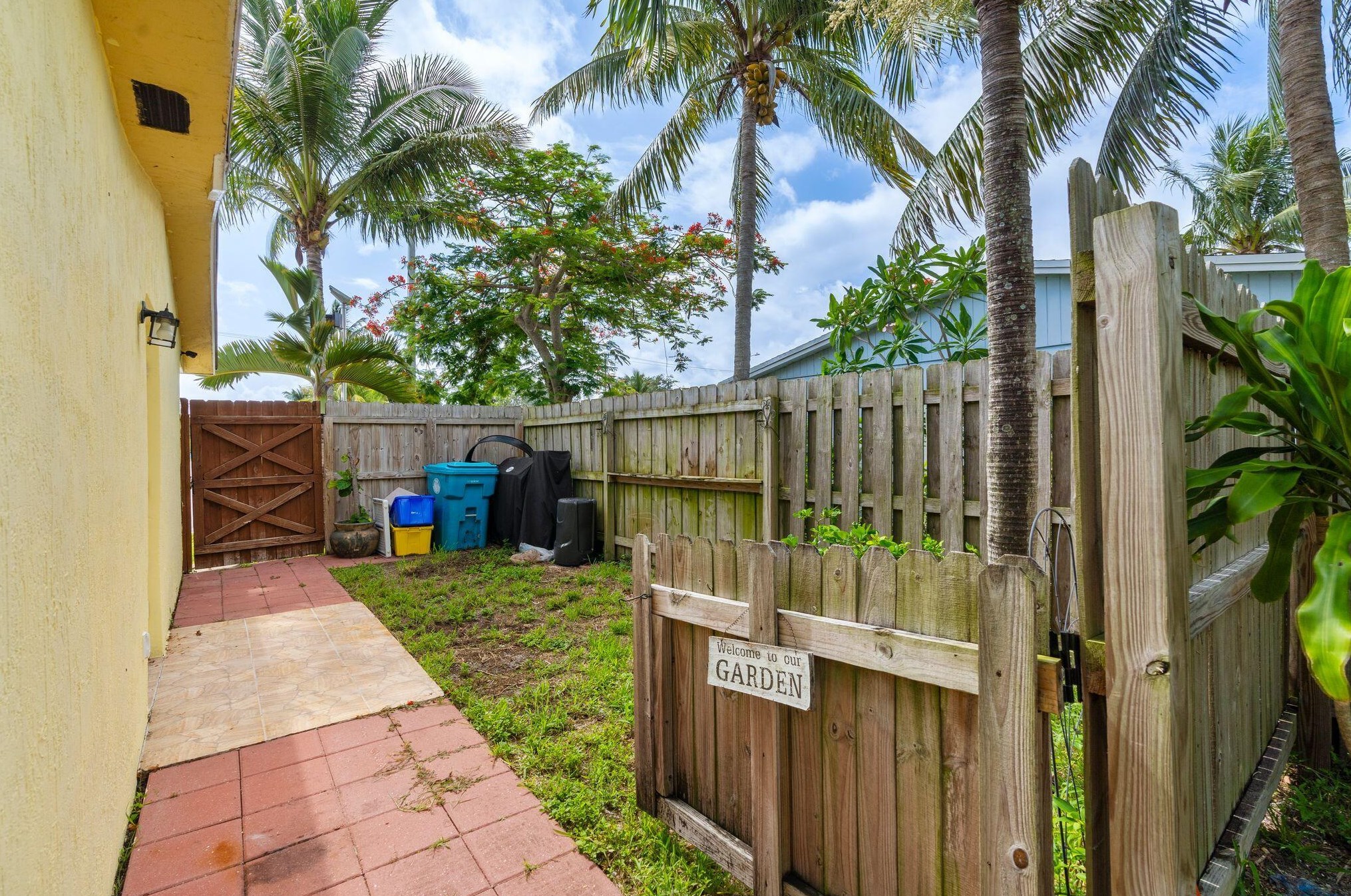 2851 Seacrest Blvd, Boynton Beach FL  33435-7934 exterior