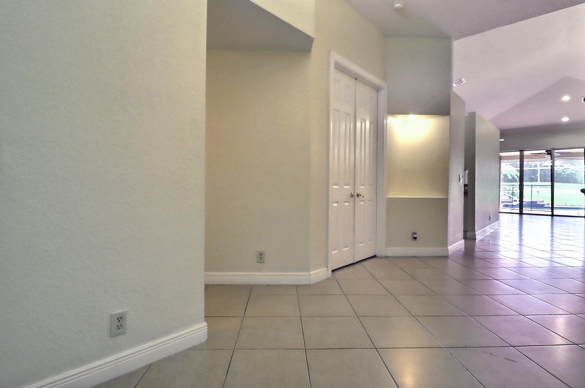 5538 Fountains Dr, Lake Worth FL  33467-5773 exterior