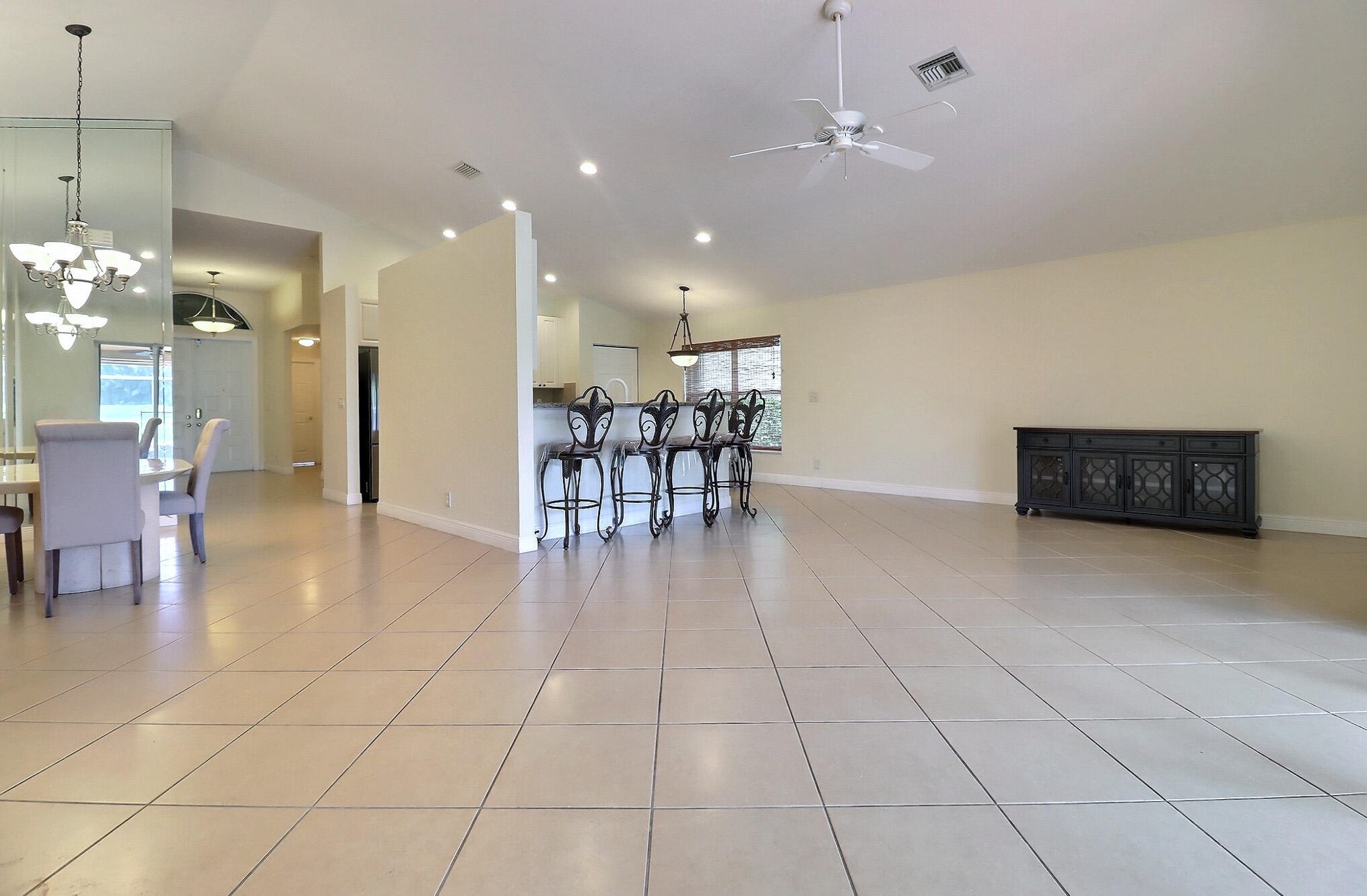 5538 Fountains Dr, Lake Worth FL  33467-5773 exterior