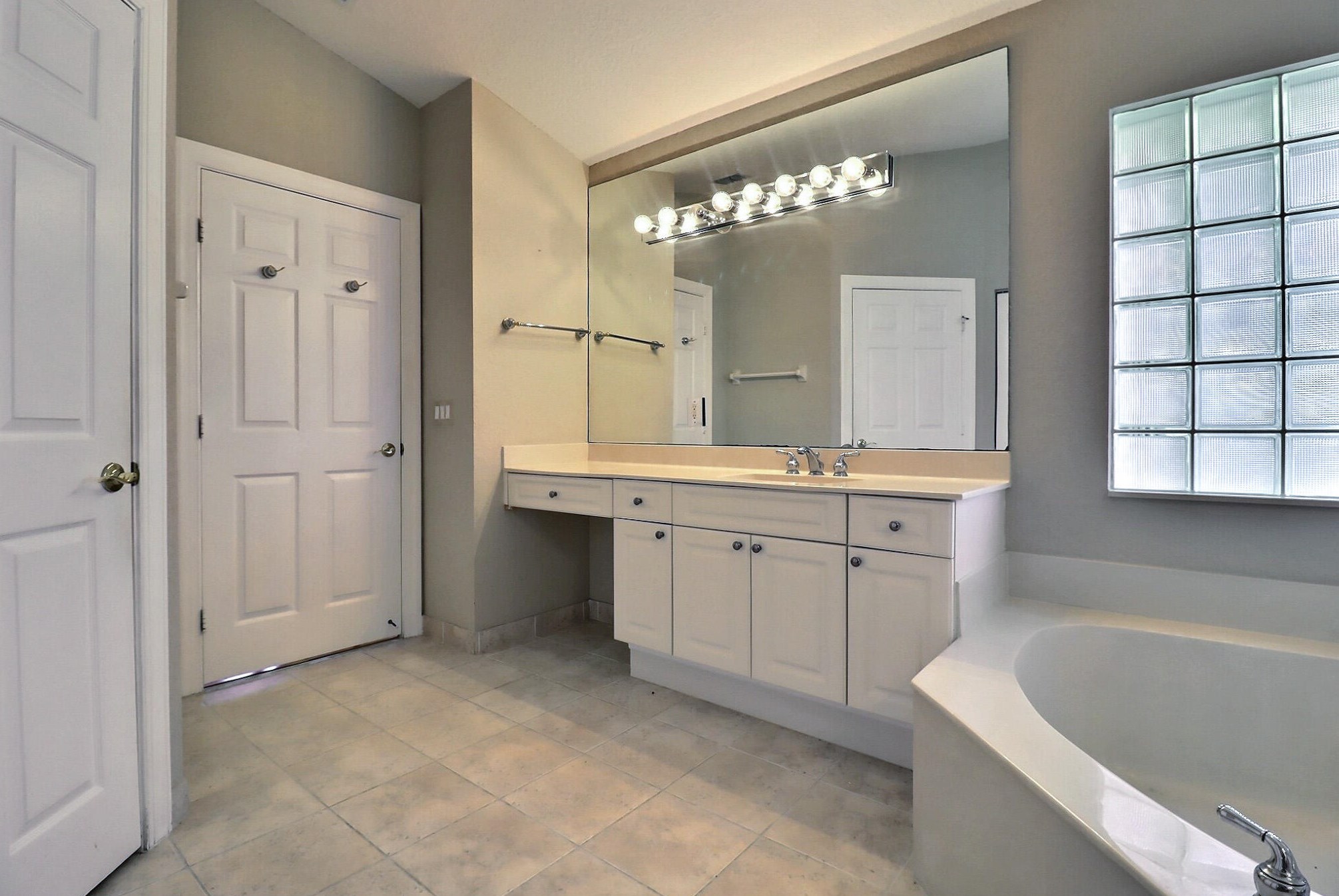 5538 Fountains Dr, Lake Worth FL  33467-5773 exterior