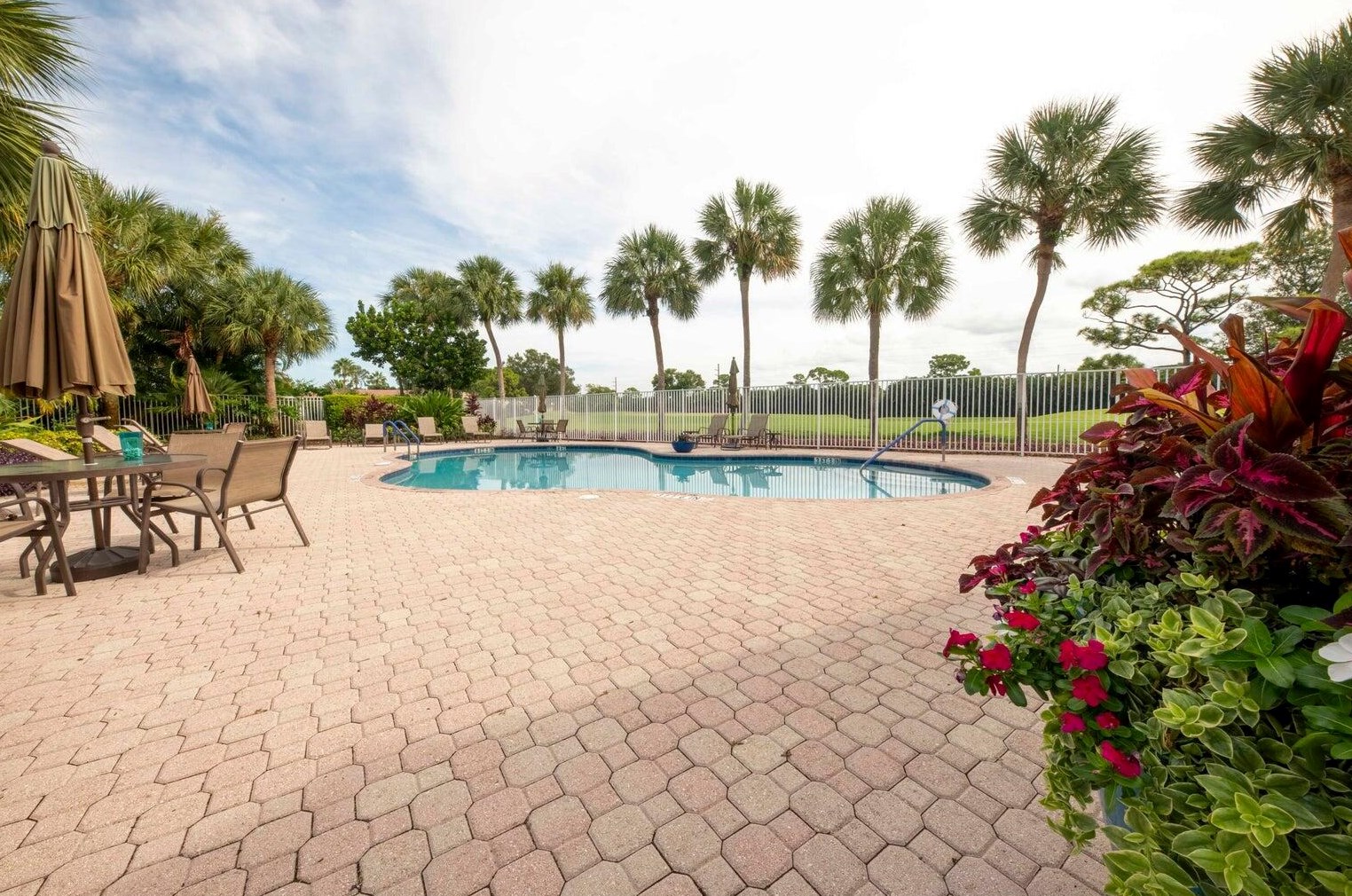 5538 Fountains Dr, Lake Worth FL  33467-5773 exterior
