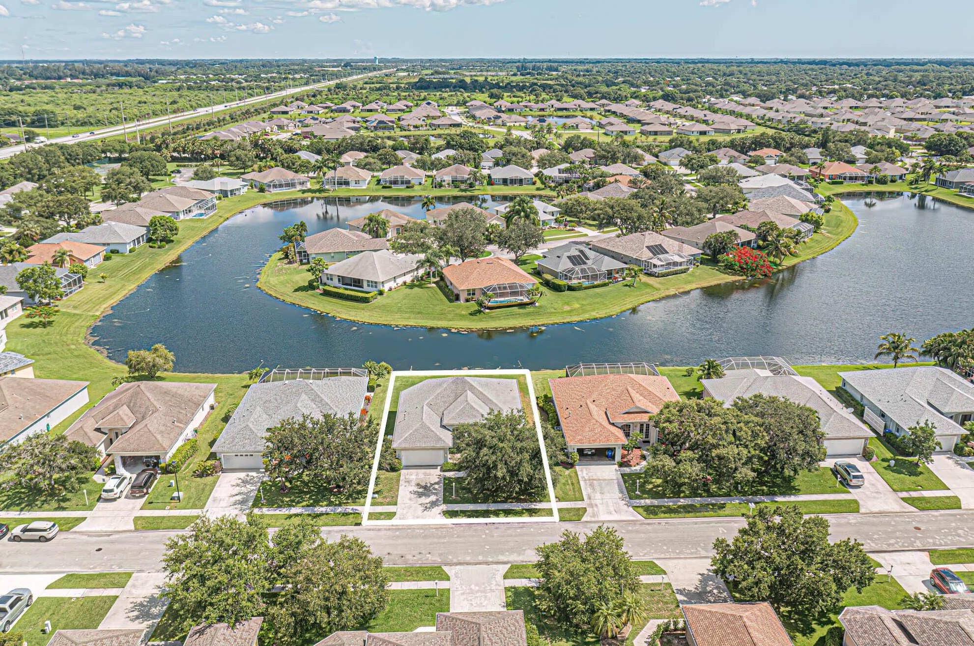 5580 1st Sq, Vero Beach FL  32968-2254 exterior