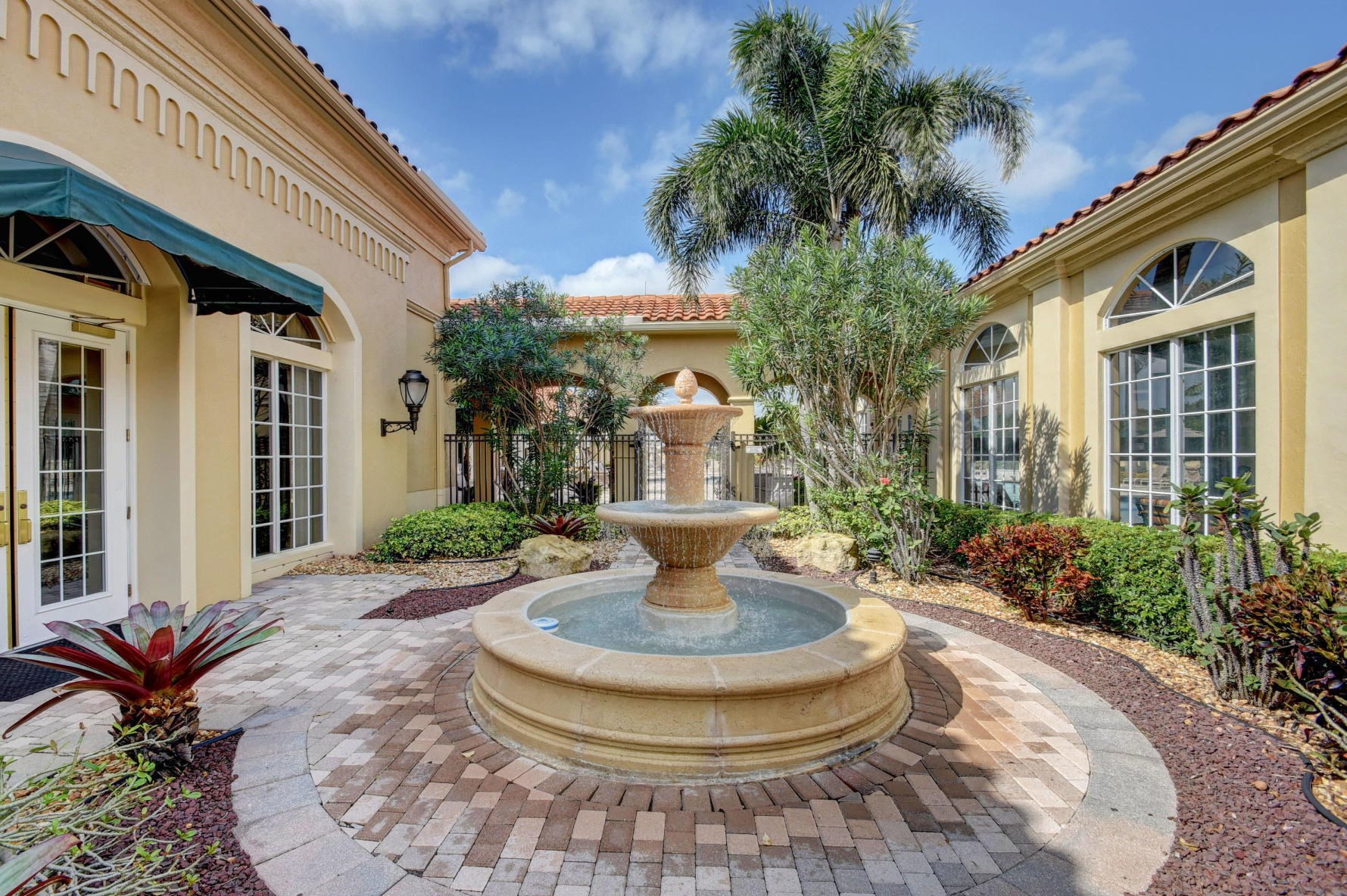 5130 Polly Park Ln, Boynton Beach FL  33437-1684 exterior