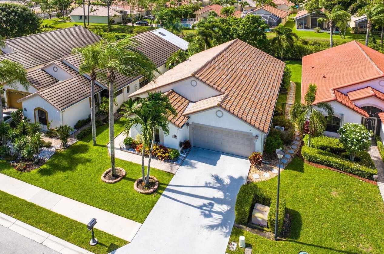 10496 Lexington Cir, Boynton Beach FL  33436-4555 exterior